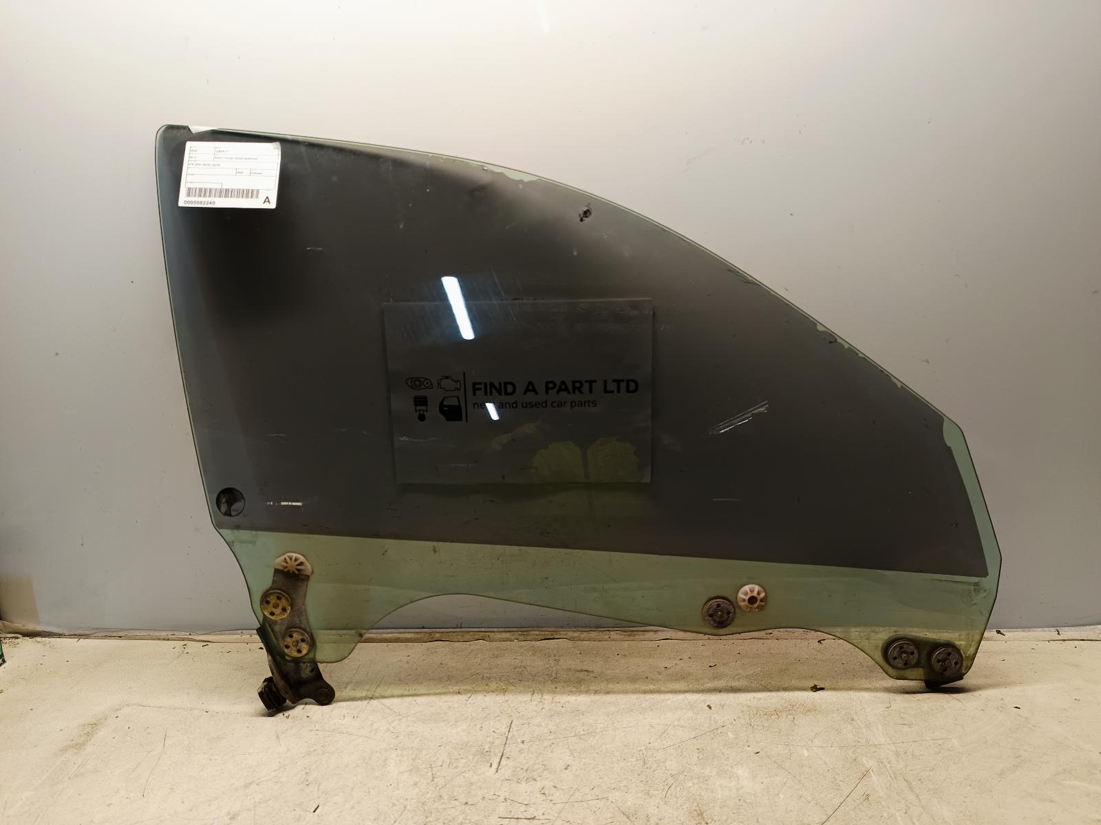 View Auto part Right Front Door Window SUBARU LIBERTY 2003