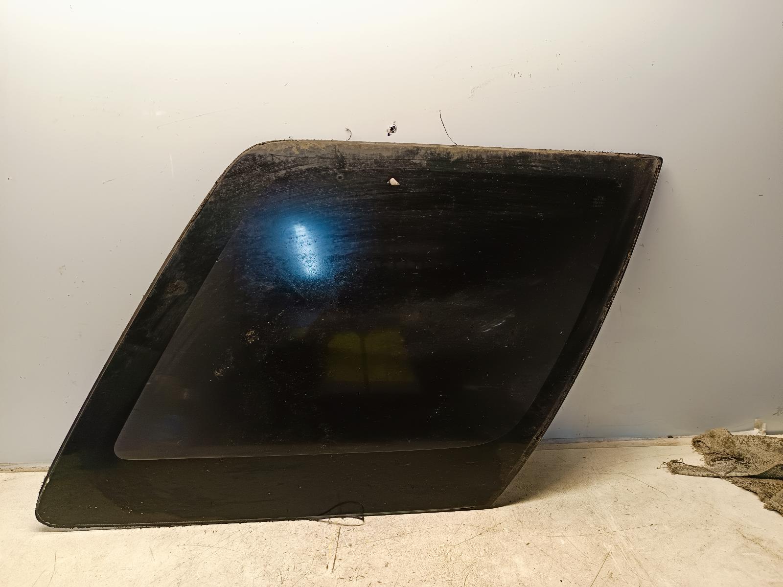 View Auto part Right Rear Side Glass NISSAN PATHFINDER 1996