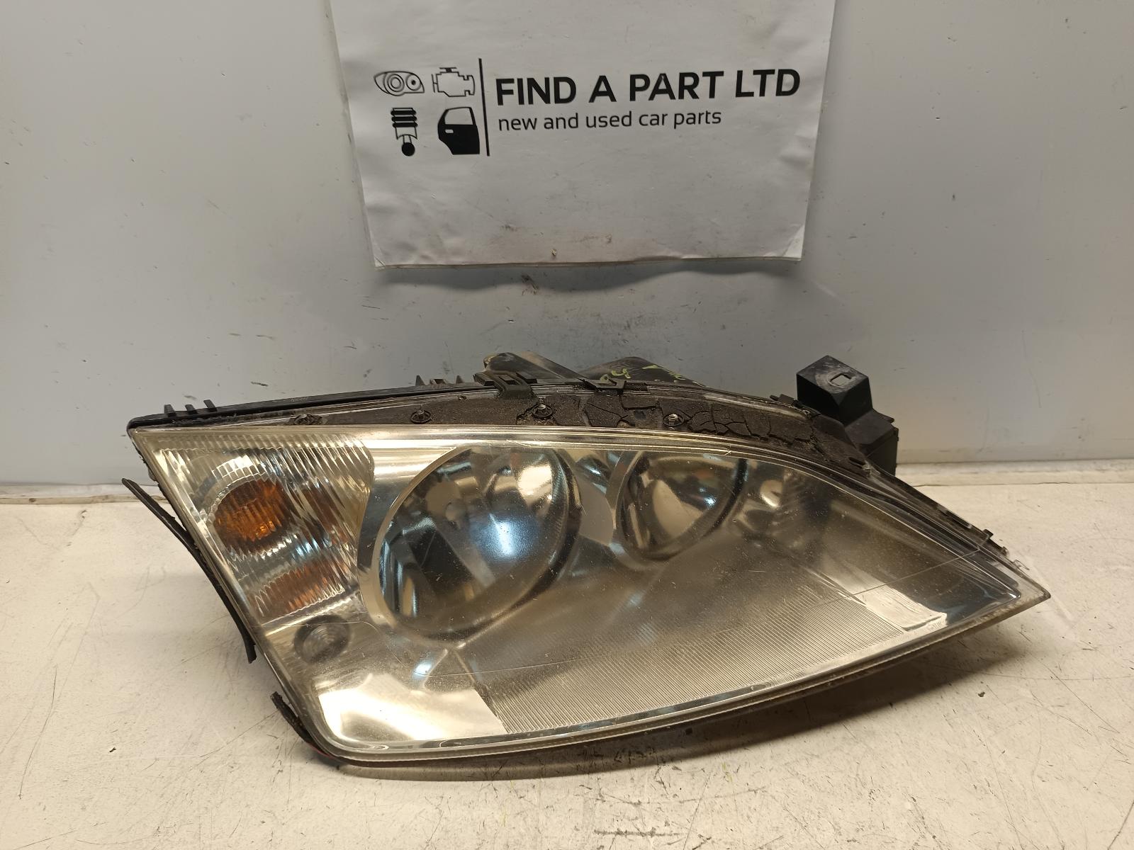 View Auto part Right Headlamp FORD MONDEO 2004