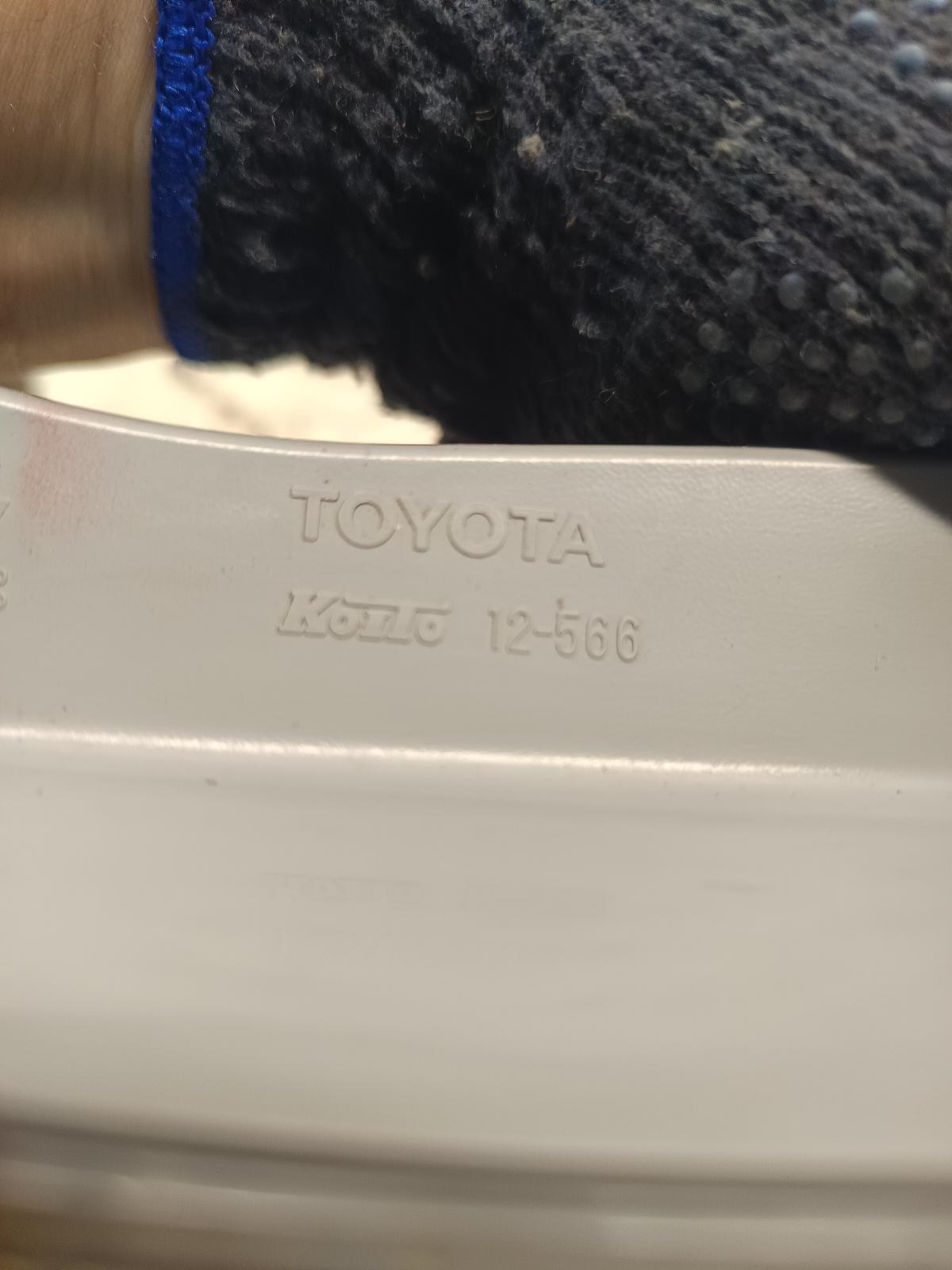 2010 TOYOTA COROLLA Right Taillight Contact us for Photo