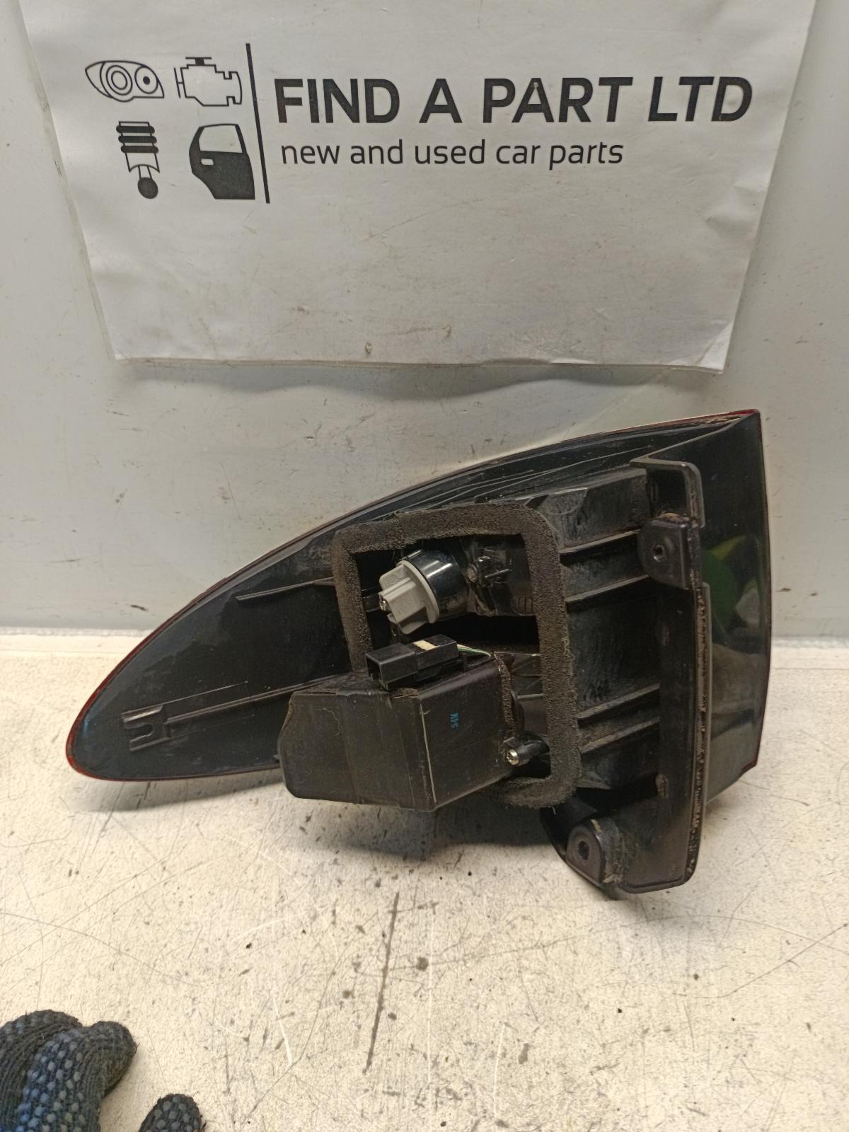2005 TOYOTA ESTIMA Left Taillight Contact us for Photo