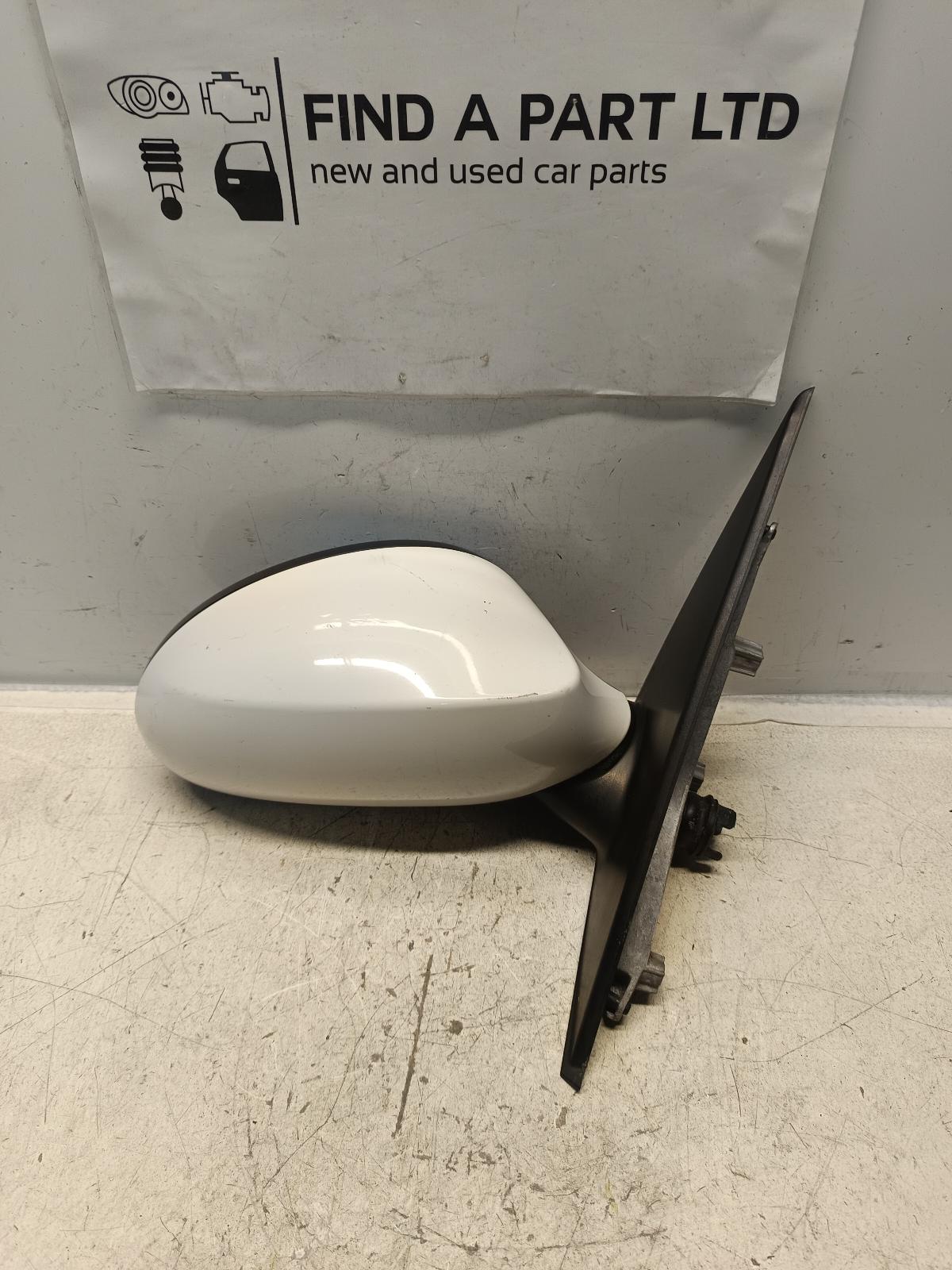 View Auto part Right Door Mirror BMW 1 SERIES 2006