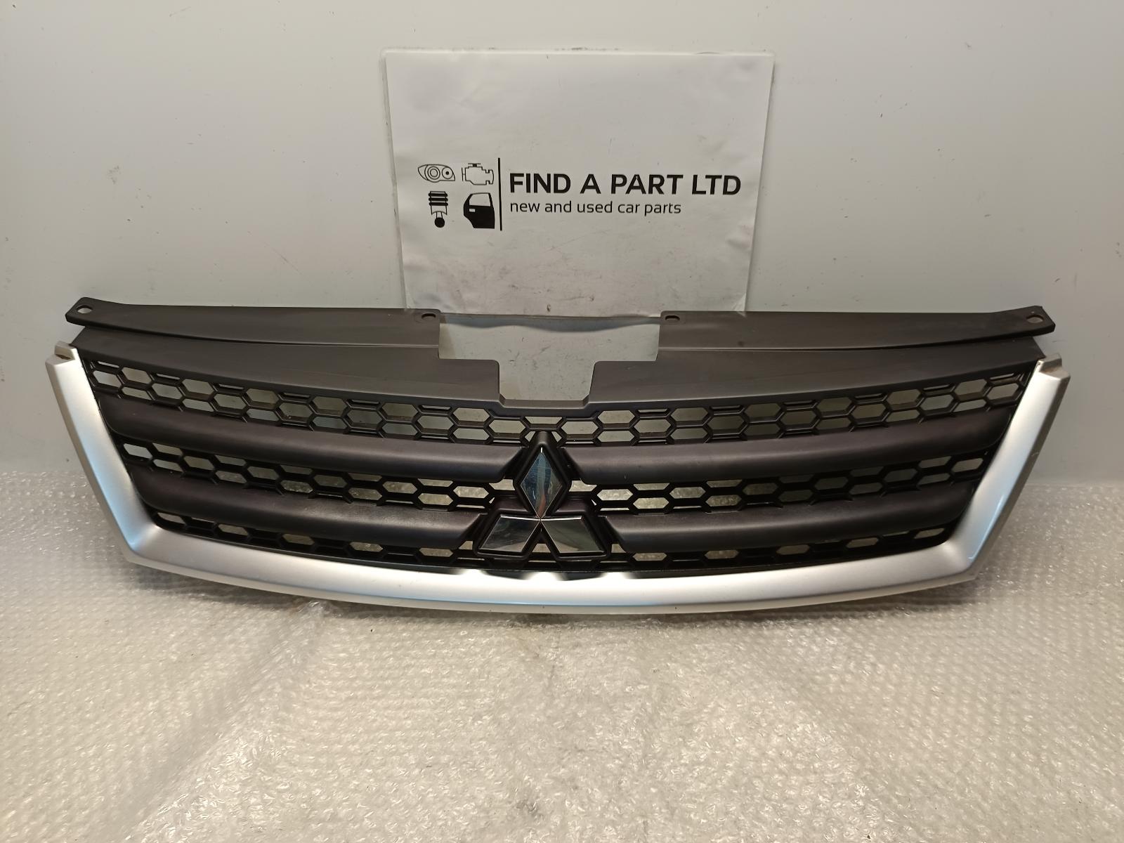 View Auto part Grille MITSUBISHI OUTLANDER 2006