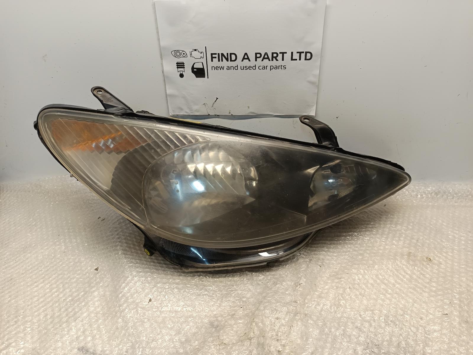 View Auto part Right Headlamp TOYOTA ESTIMA 2002