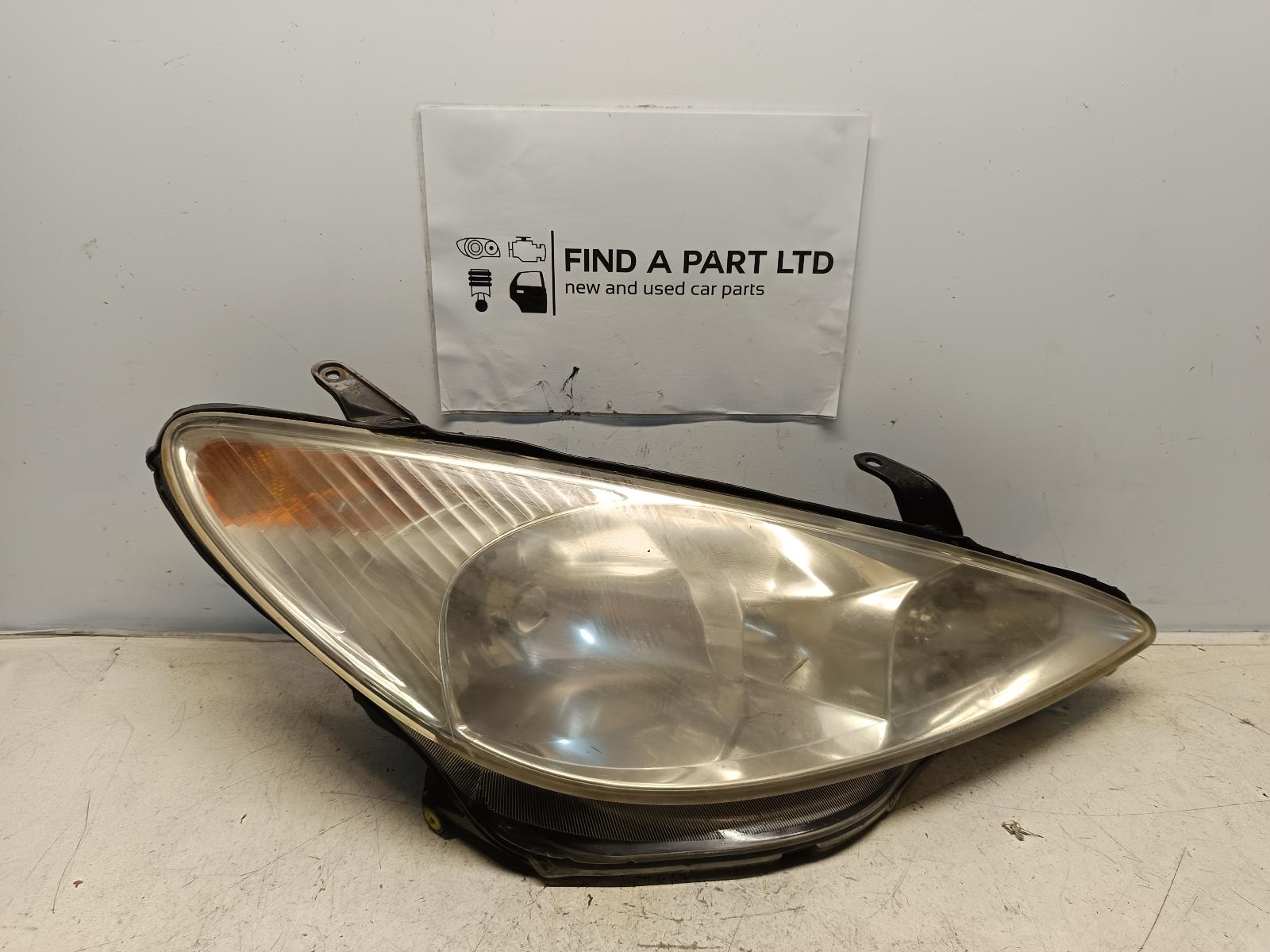 View Auto part Right Headlamp TOYOTA ESTIMA 2001