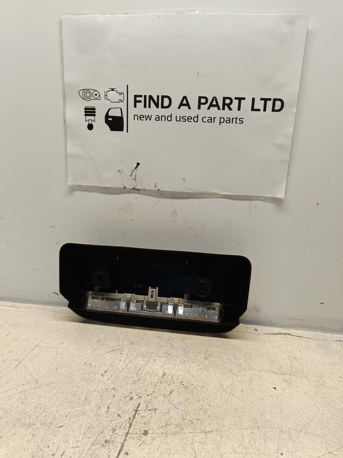 View Auto part High Level Stoplight TOYOTA RACTIS 2011