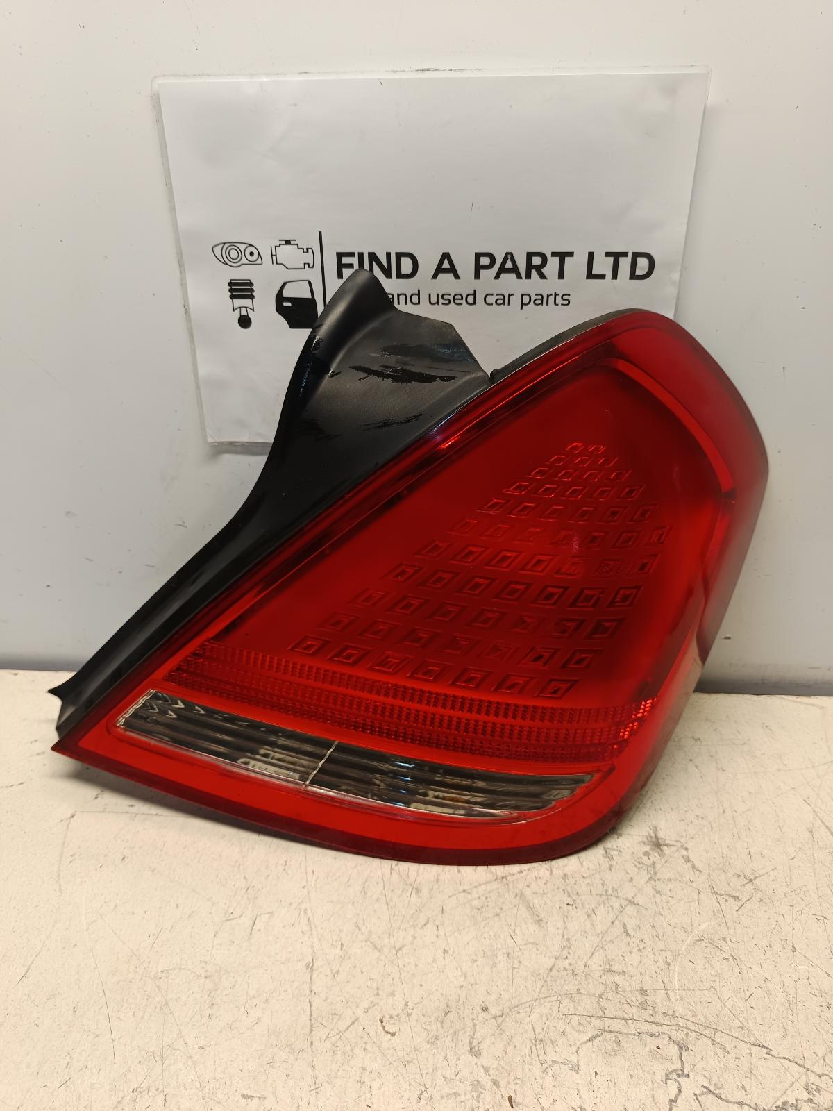 View Auto part Right Taillight NISSAN MAXIMA 2004