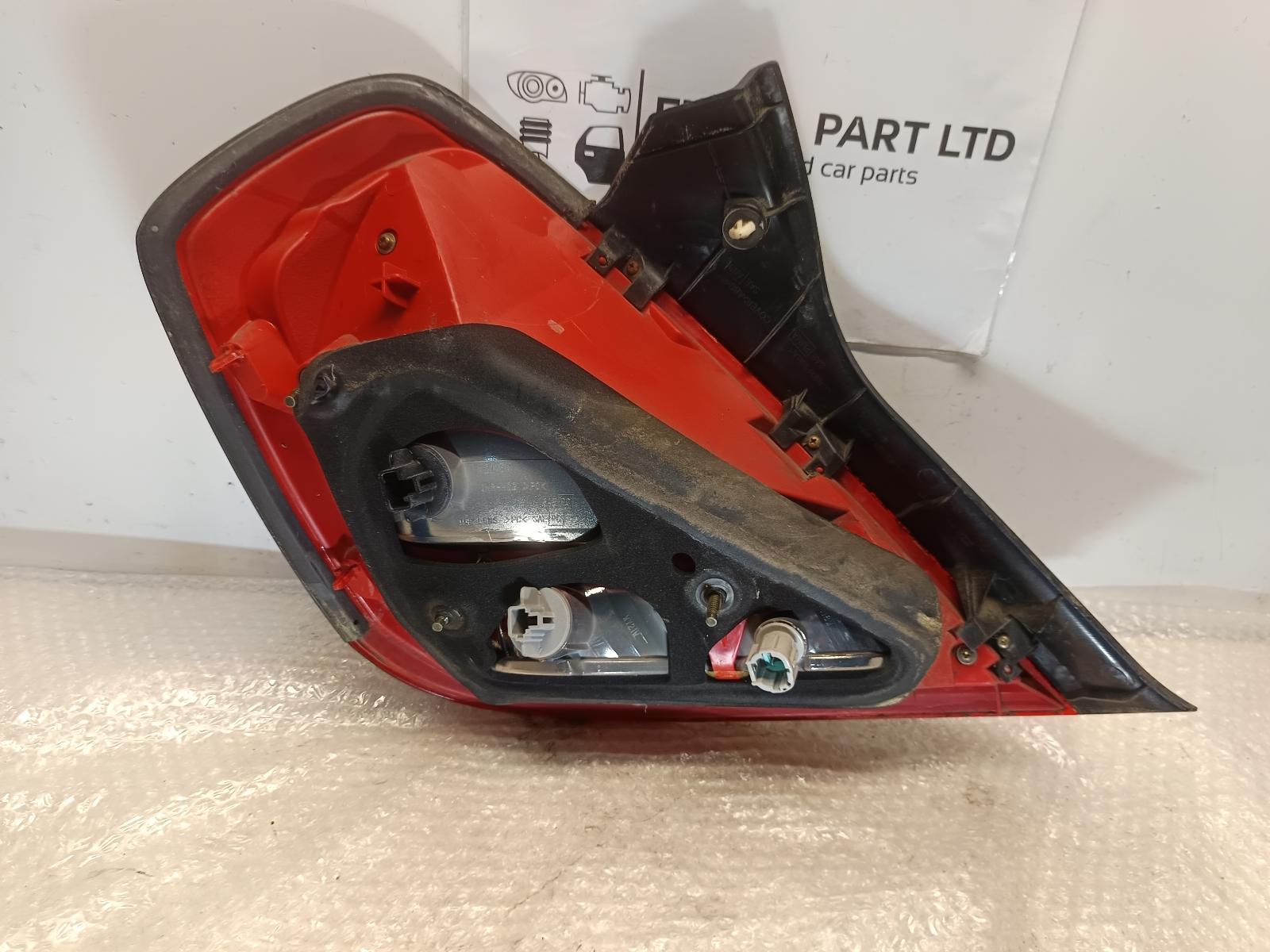 2005 NISSAN MAXIMA Right Taillight Contact us for Photo