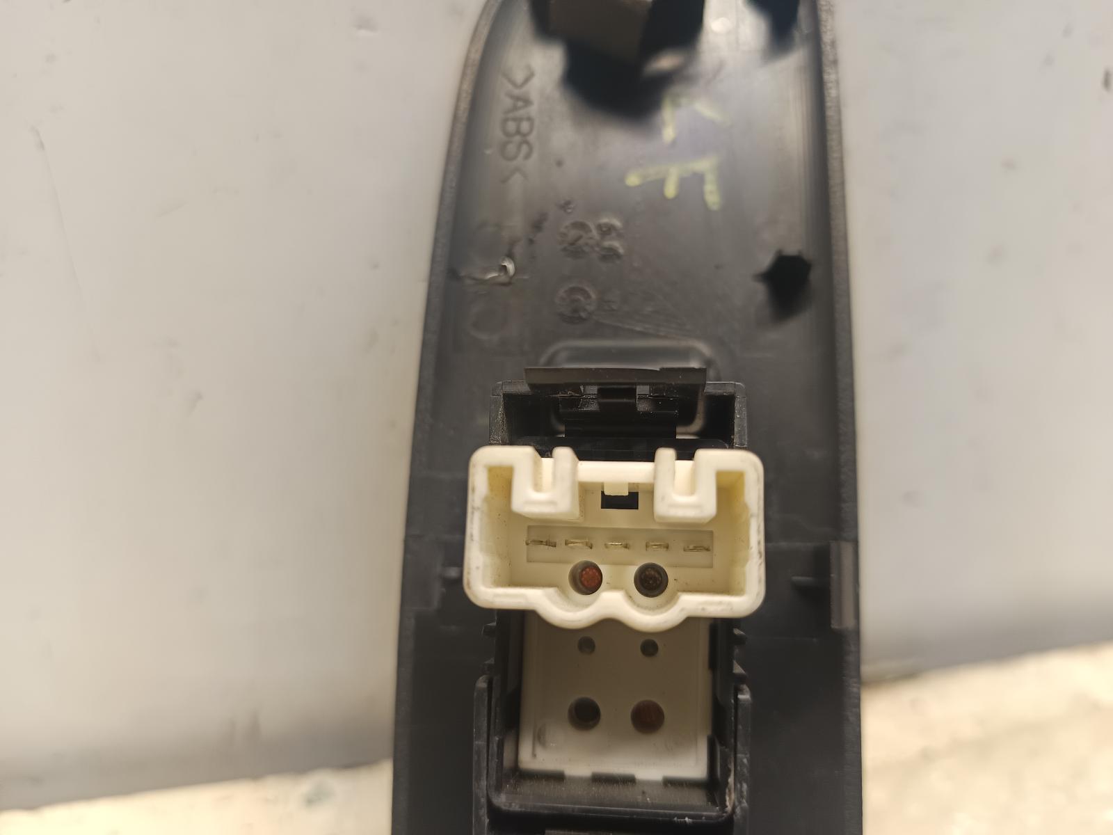 2002 TOYOTA RAV4 Pwr Dr Wind Switch Contact us for Photo