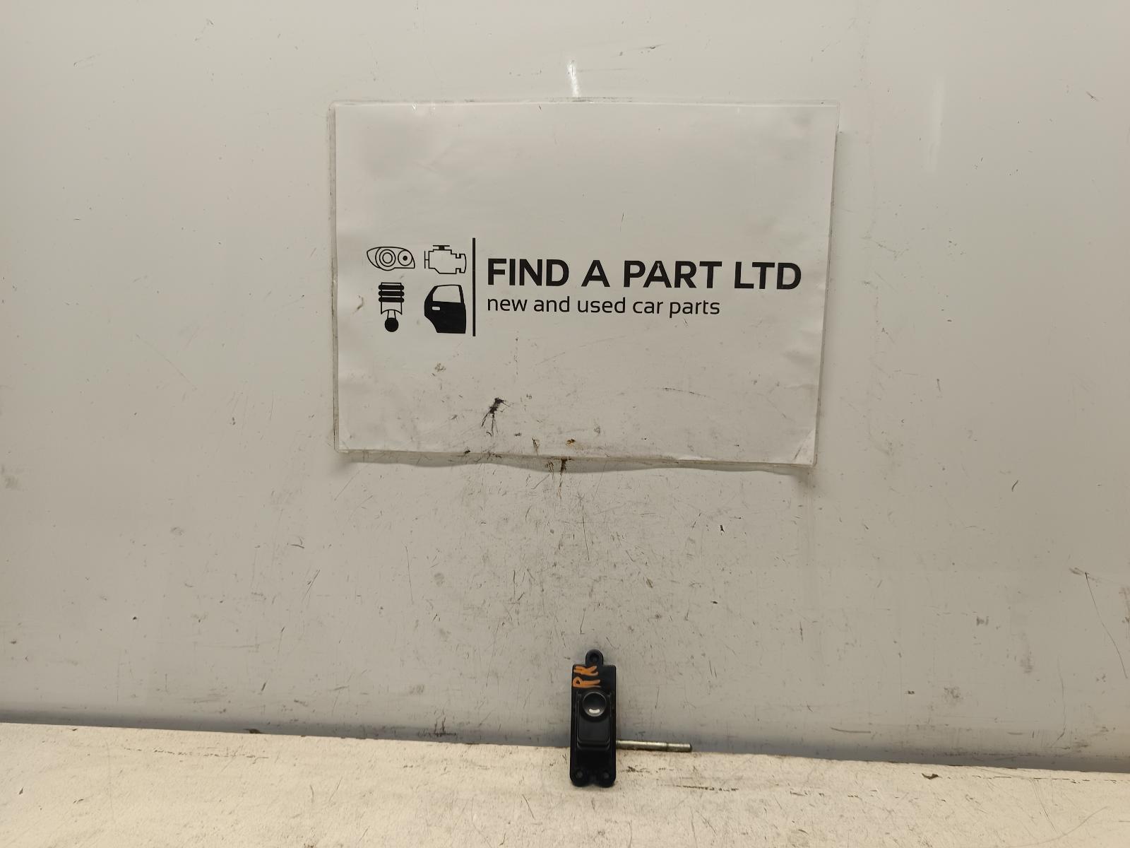 View Auto part Pwr Dr Wind Switch HYUNDAI I30 2011