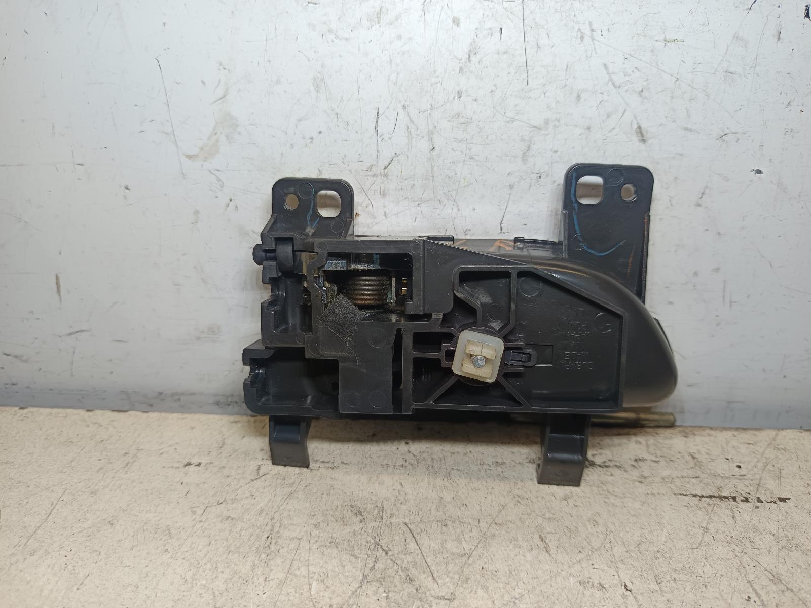 2009 SUBARU LIBERTY Door Handle Contact us for Photo