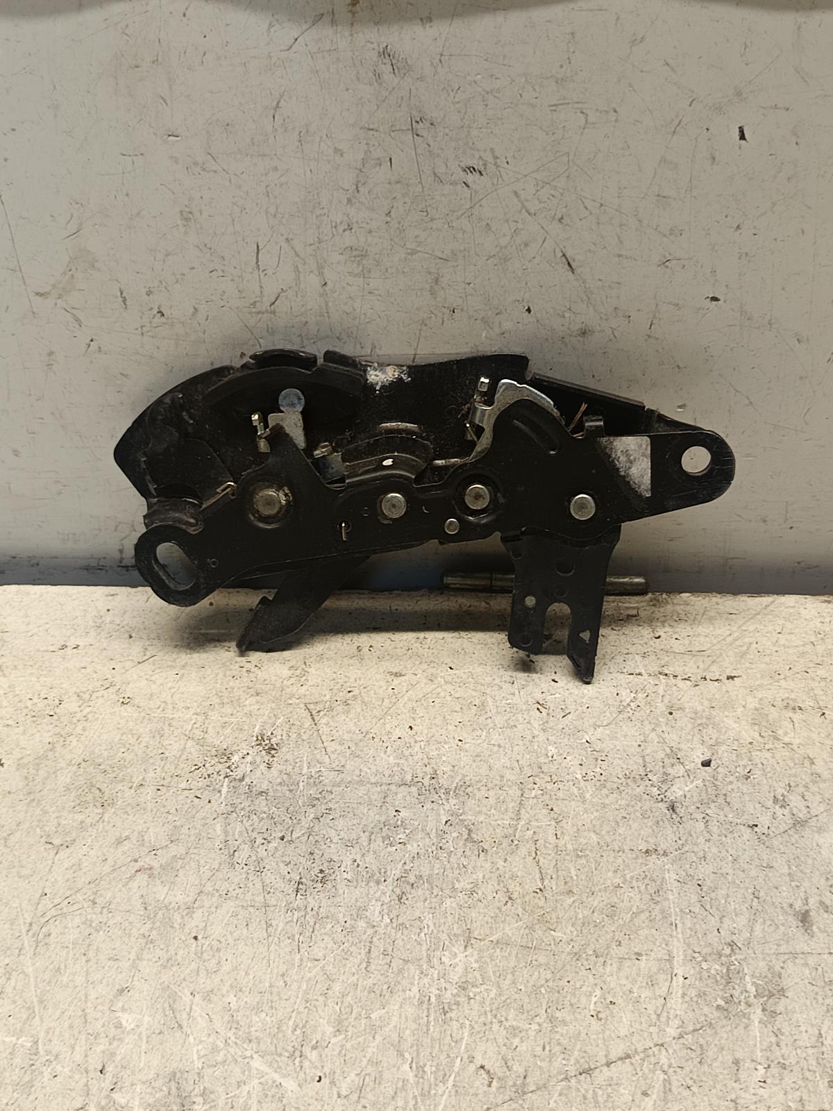 2007 TOYOTA ESTIMA Door Hinge/Runner Contact us for Photo