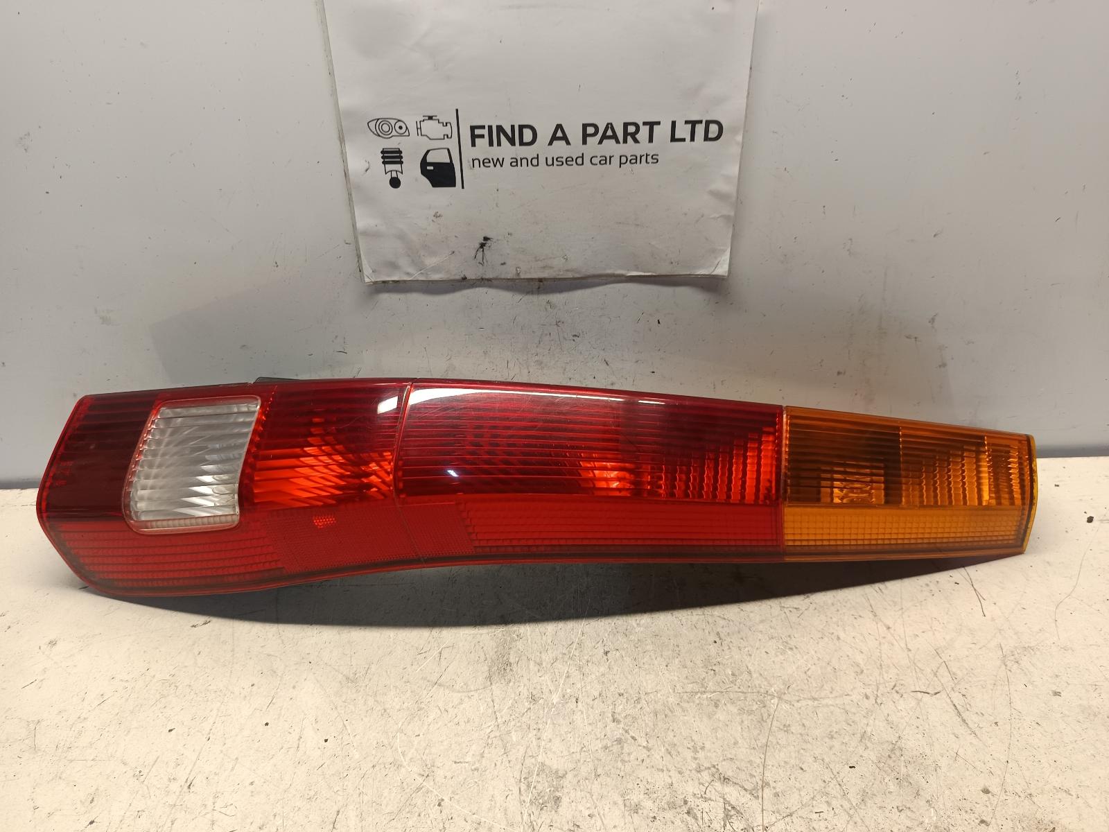 View Auto part Right Taillight HONDA CRV 2001