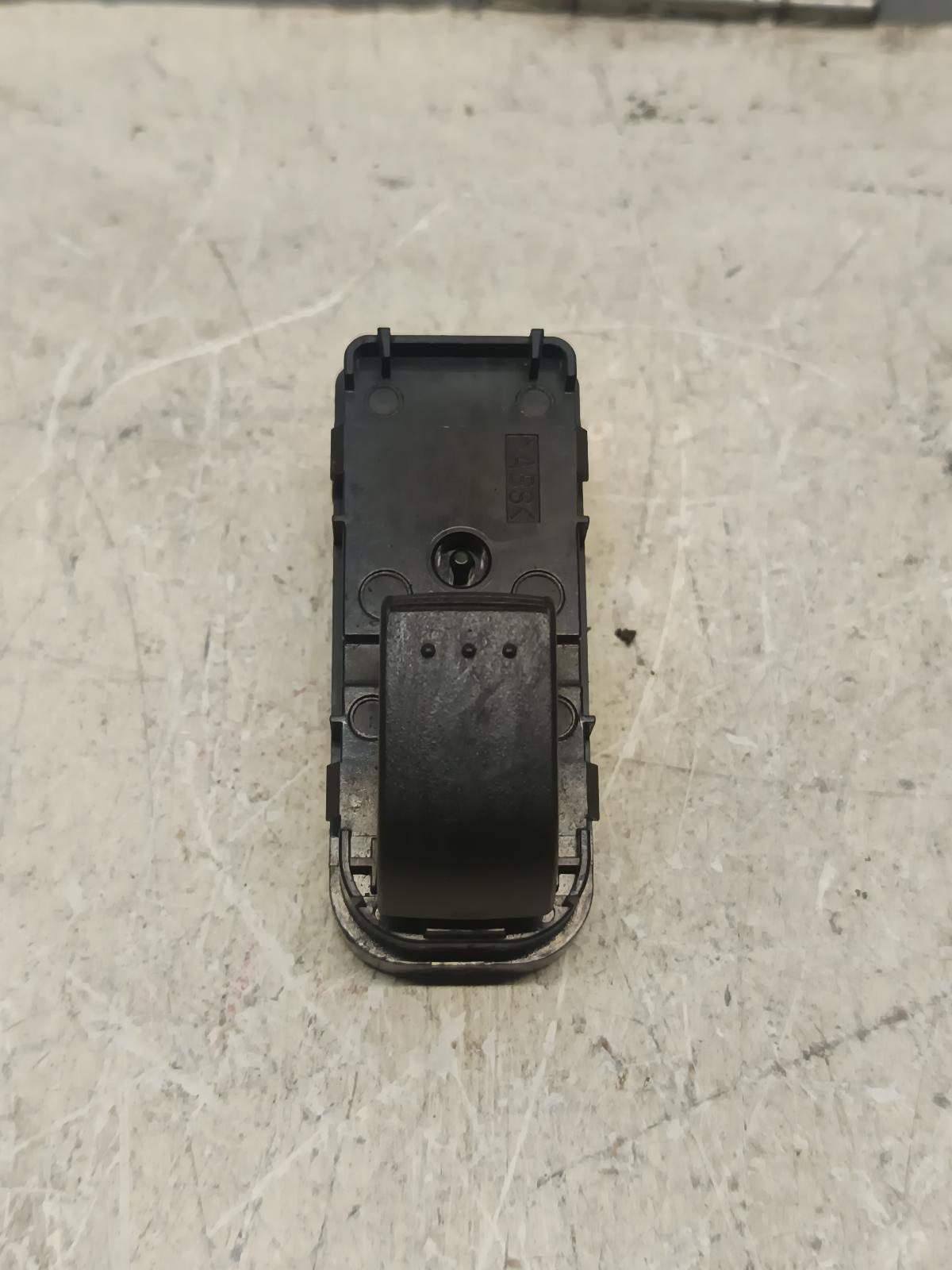 View Auto part Pwr Dr Wind Switch MAZDA PREMACY 2008