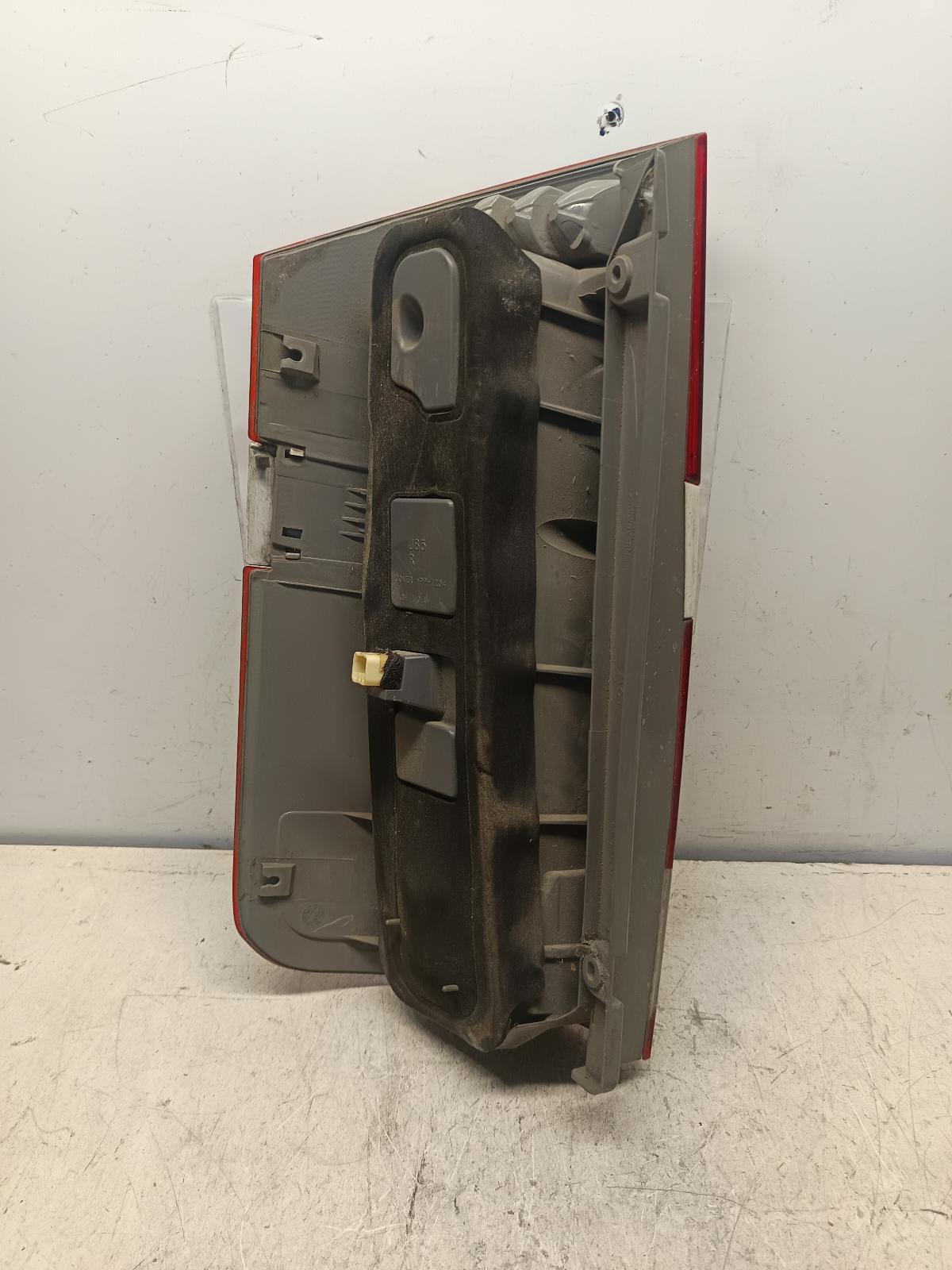 2005 TOYOTA NOAH (IMPORT) Right Taillight Contact us for Photo