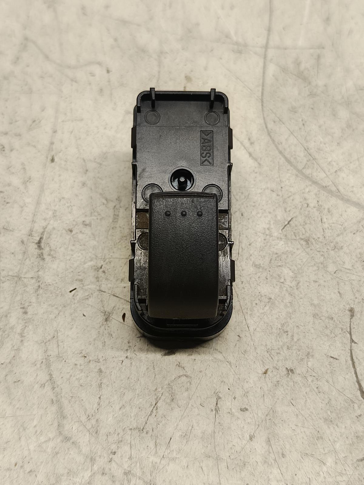 View Auto part Pwr Dr Wind Switch MAZDA PREMACY 2006