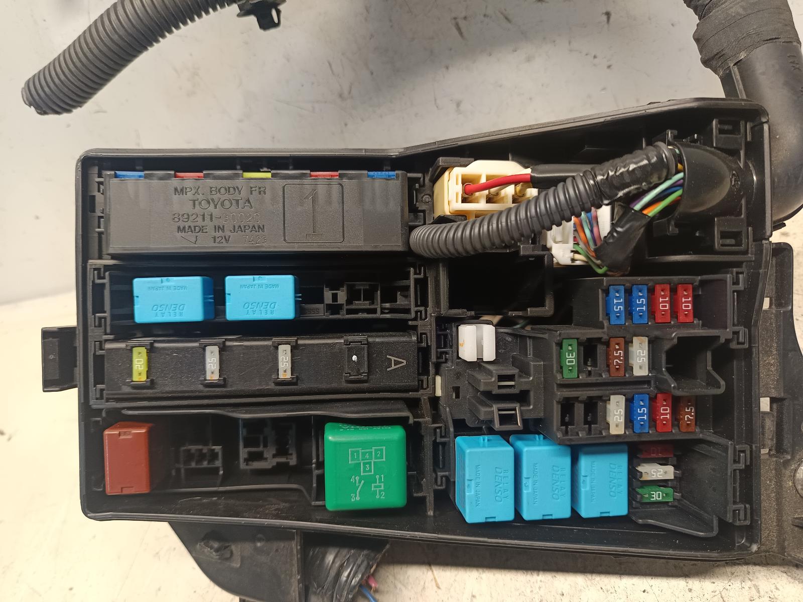 2007 TOYOTA MARKX Fuse Box Contact us for Photo