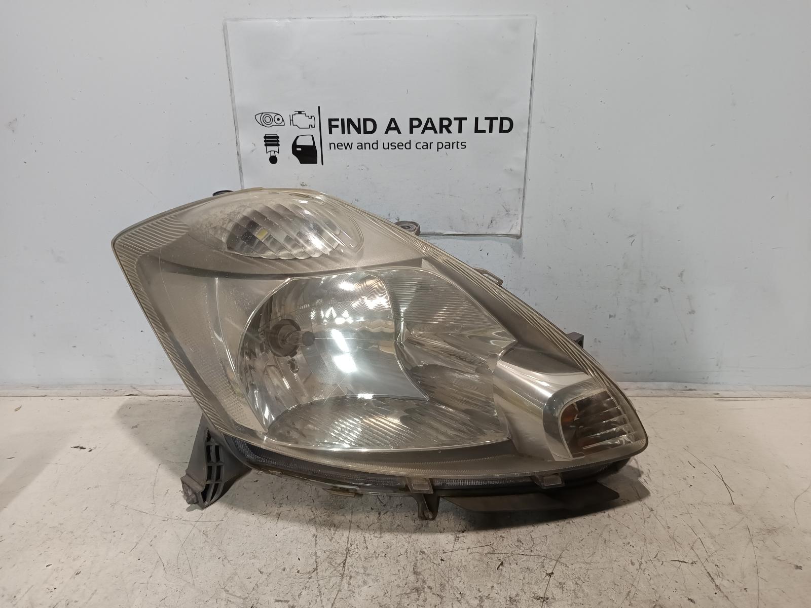 View Auto part Right Headlamp TOYOTA PASSO (NZ ONLY) 2005