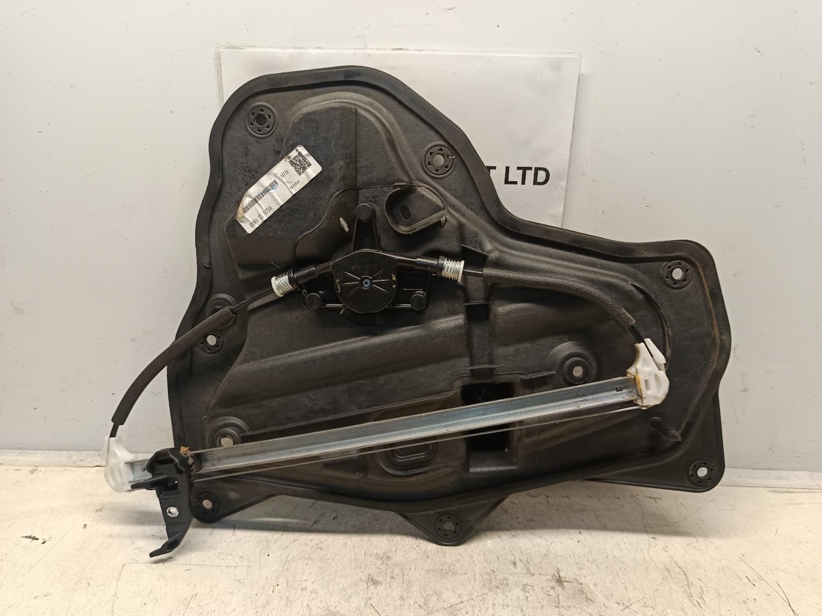 View Auto part Right Rear Wnd Reg/Motor MAZDA 3 2018