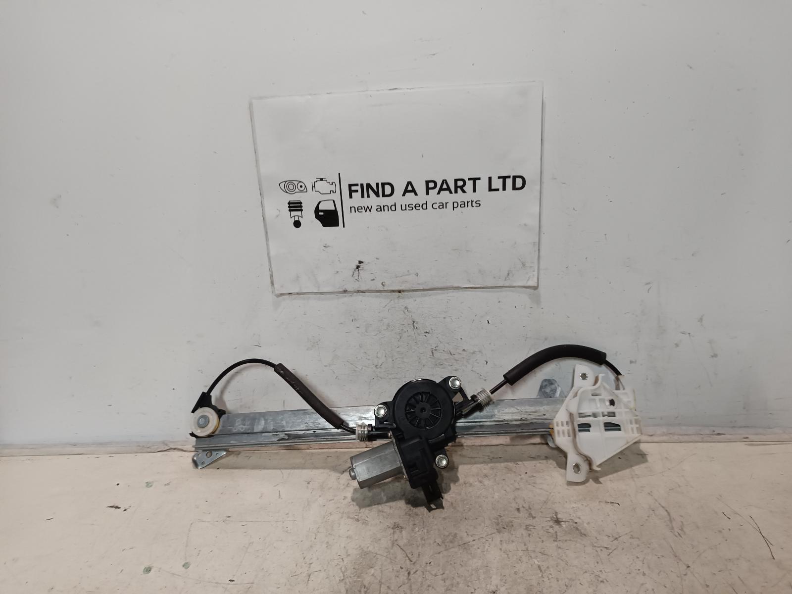 View Auto part Right Front Window Reg/Motor MAZDA 3 2018