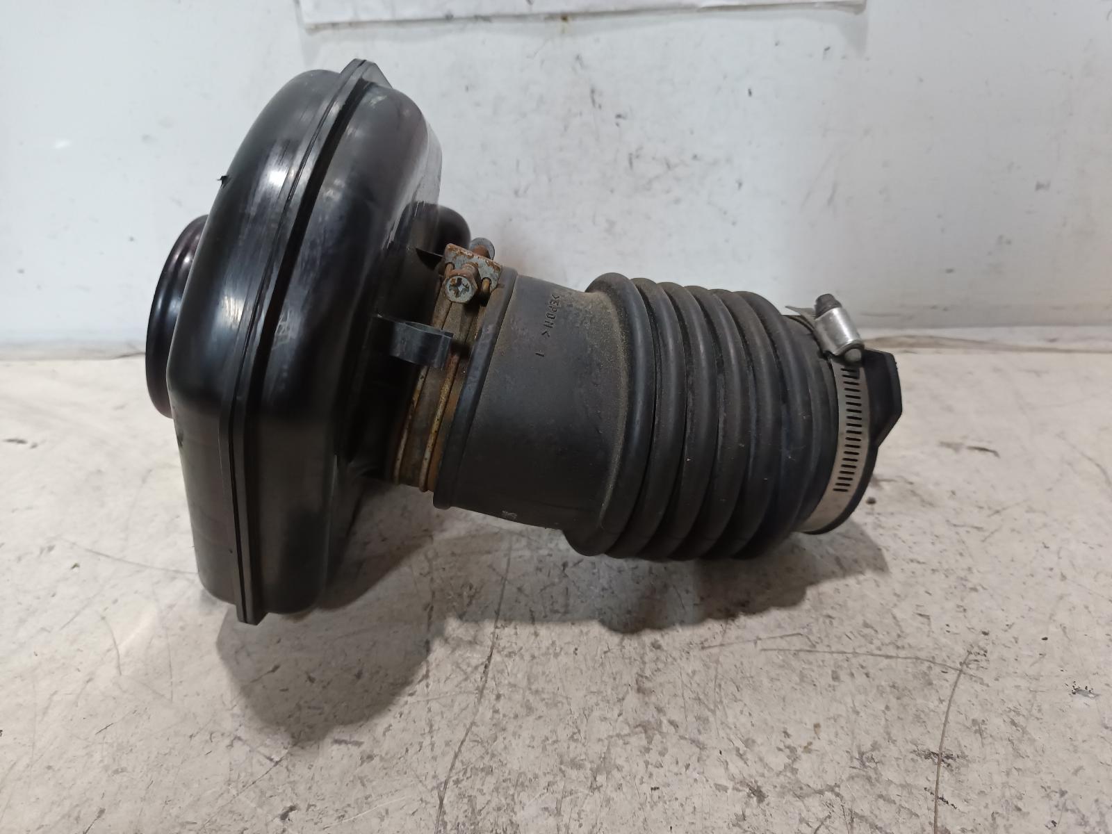 2006 NISSAN MURANO Air Cleaner Duct/Hos Contact us for Photo