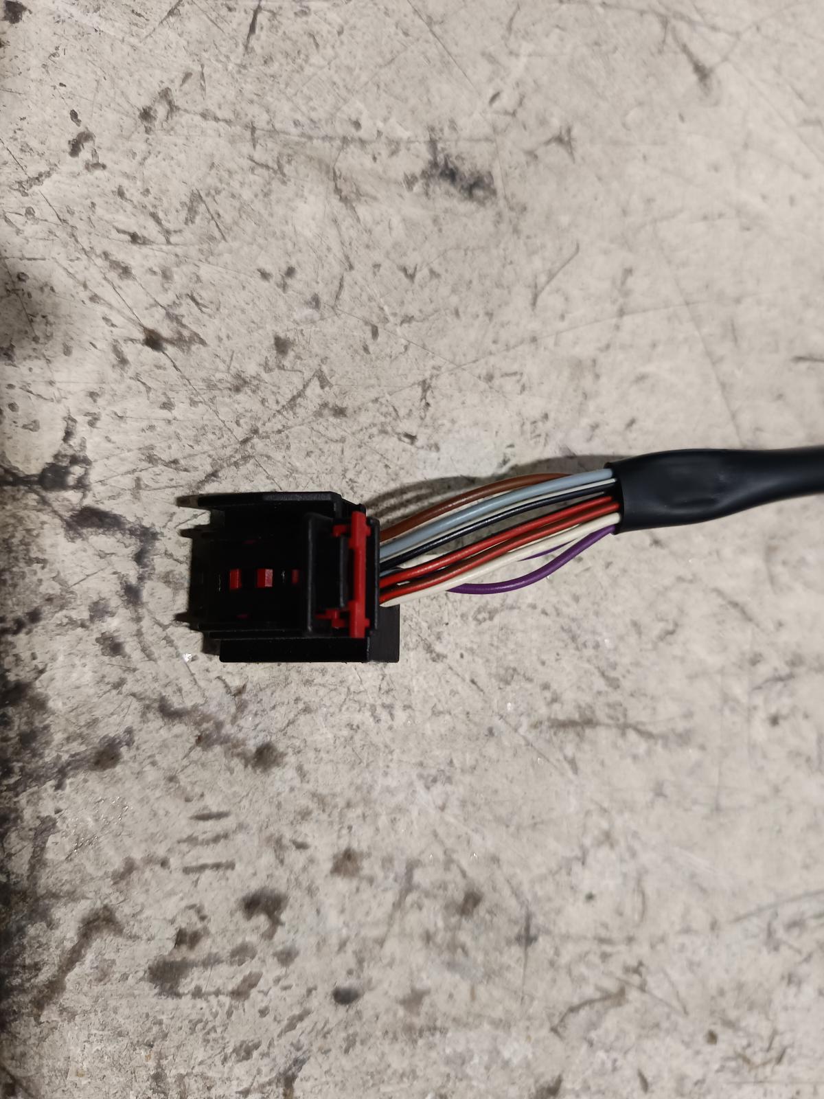 View Auto part Right Door Mirror VOLKSWAGEN TOURAN (NZ ONLY)  2005