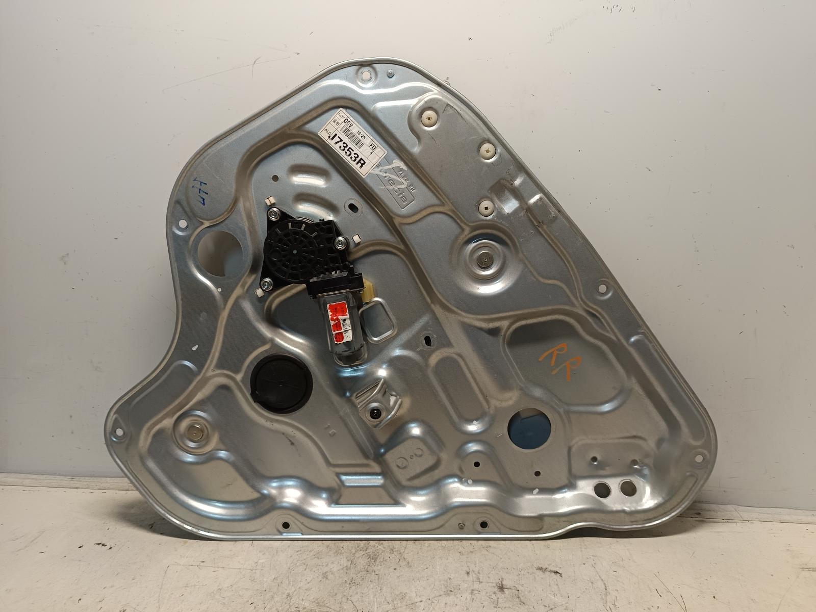 View Auto part Right Rear Wnd Reg/Motor HYUNDAI I30 2011