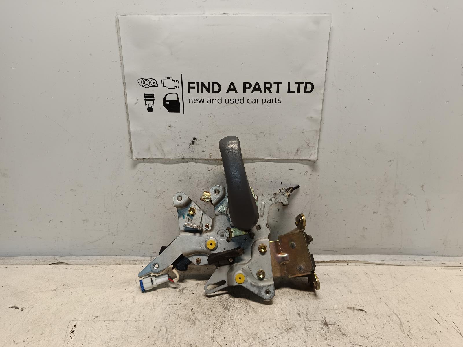 View Auto part Door/Boot/Gate Lock TOYOTA ESTIMA 1997