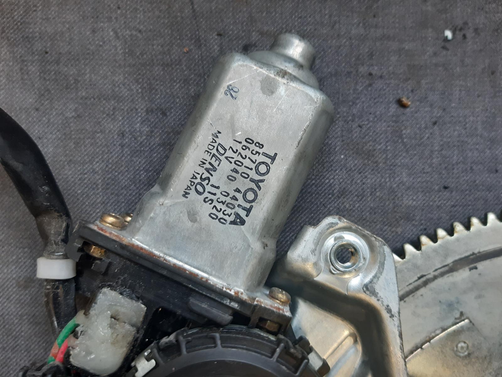 1996 TOYOTA IPSUM (NZ ONLY) Right Front Window Reg/Motor Contact us for Photo