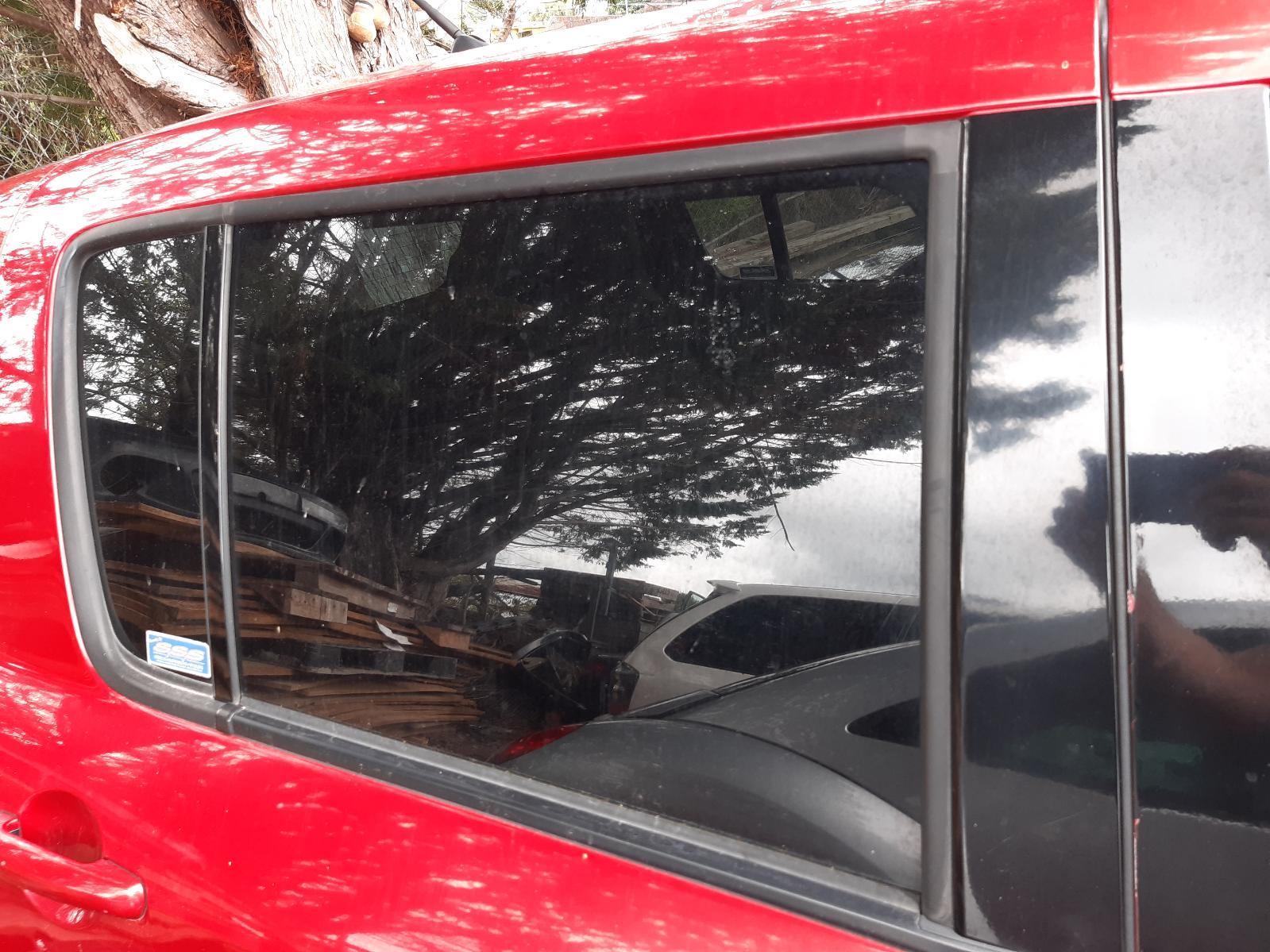 2005 SUZUKI SWIFT Right Front Window Reg/Motor Contact us for Photo