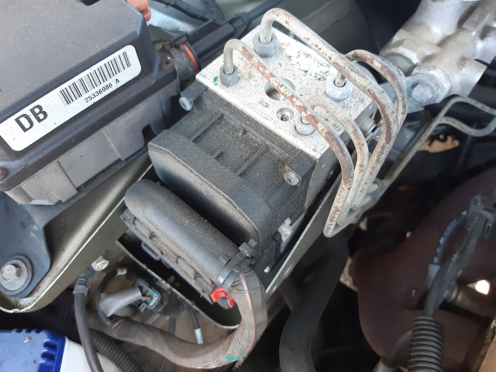 2004 HOLDEN COMMODORE Left Rear Wnd Reg/Motor Contact us for Photo