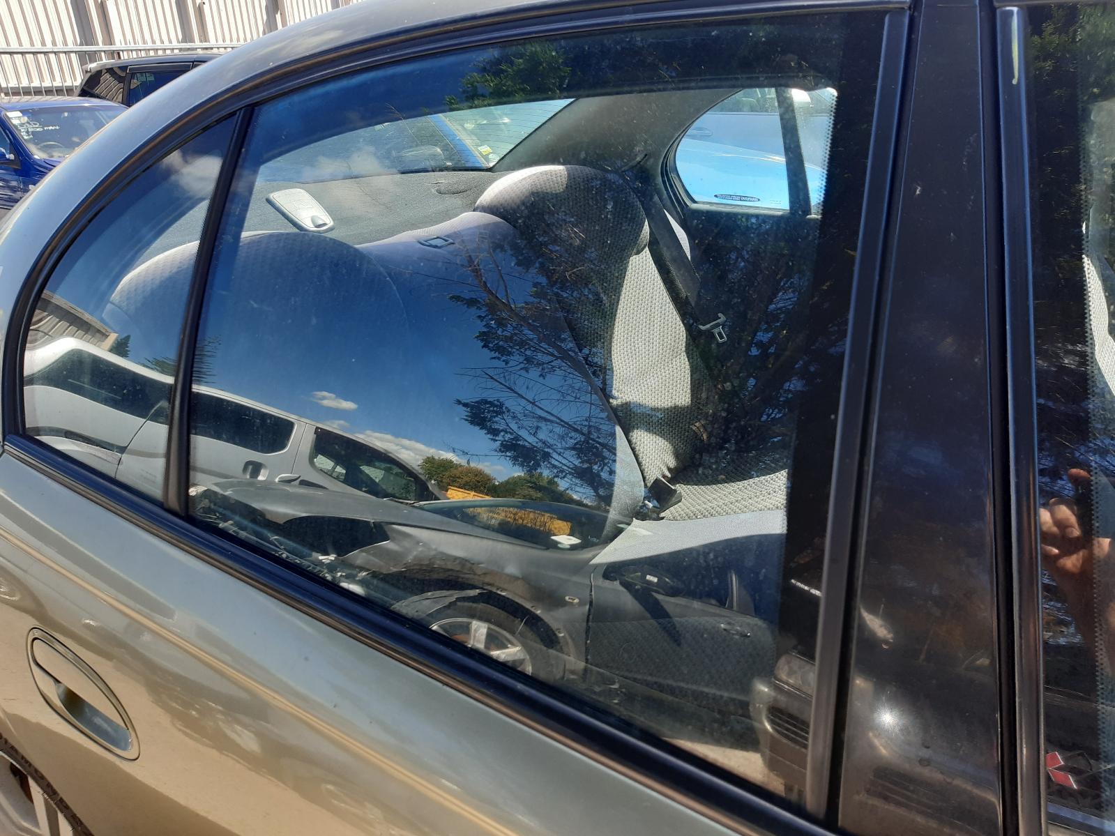 2004 HOLDEN COMMODORE Left Rear Wnd Reg/Motor Contact us for Photo