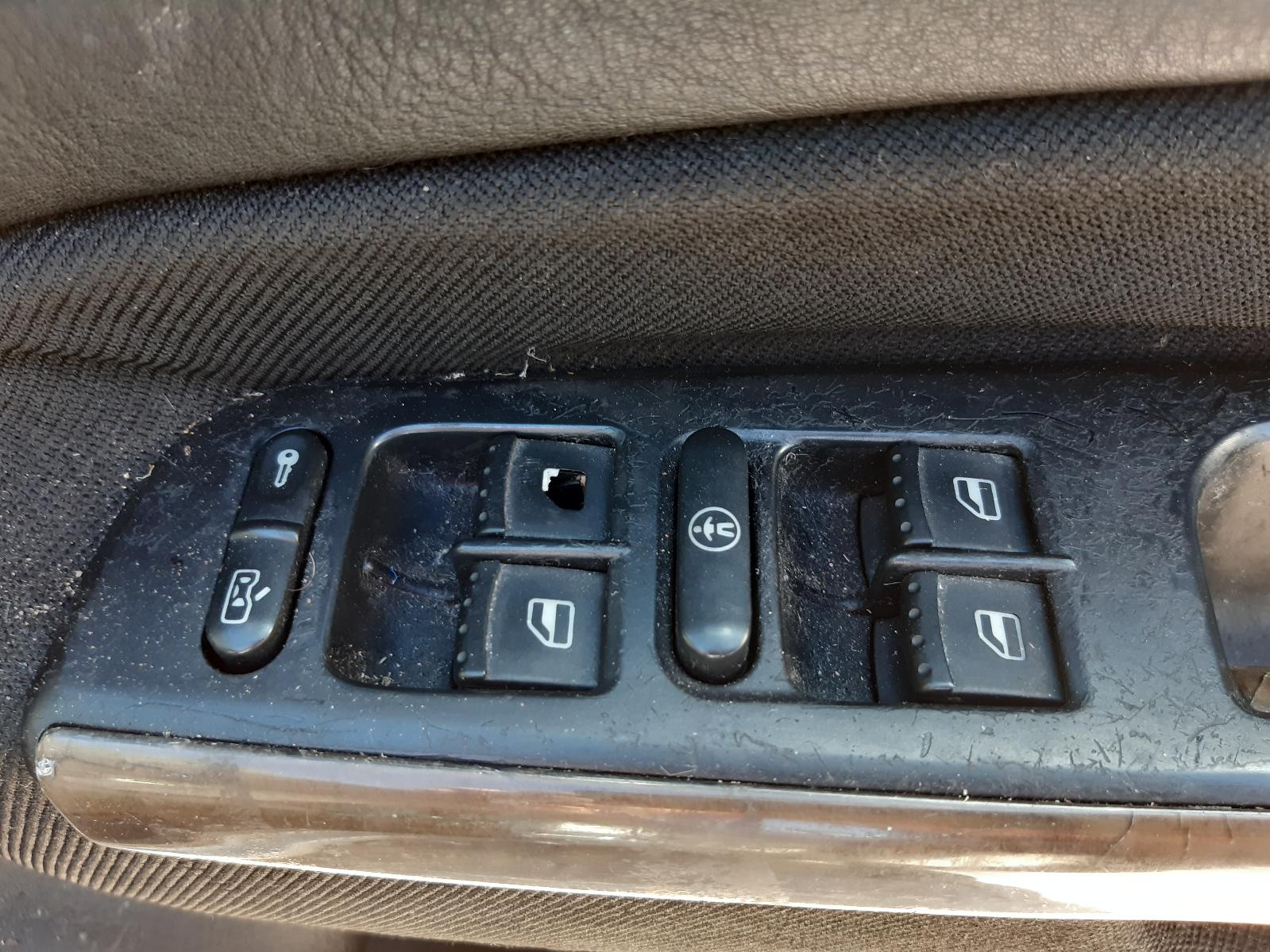 1999 VOLKSWAGEN GOLF Left Rear Door Window Contact us for Photo