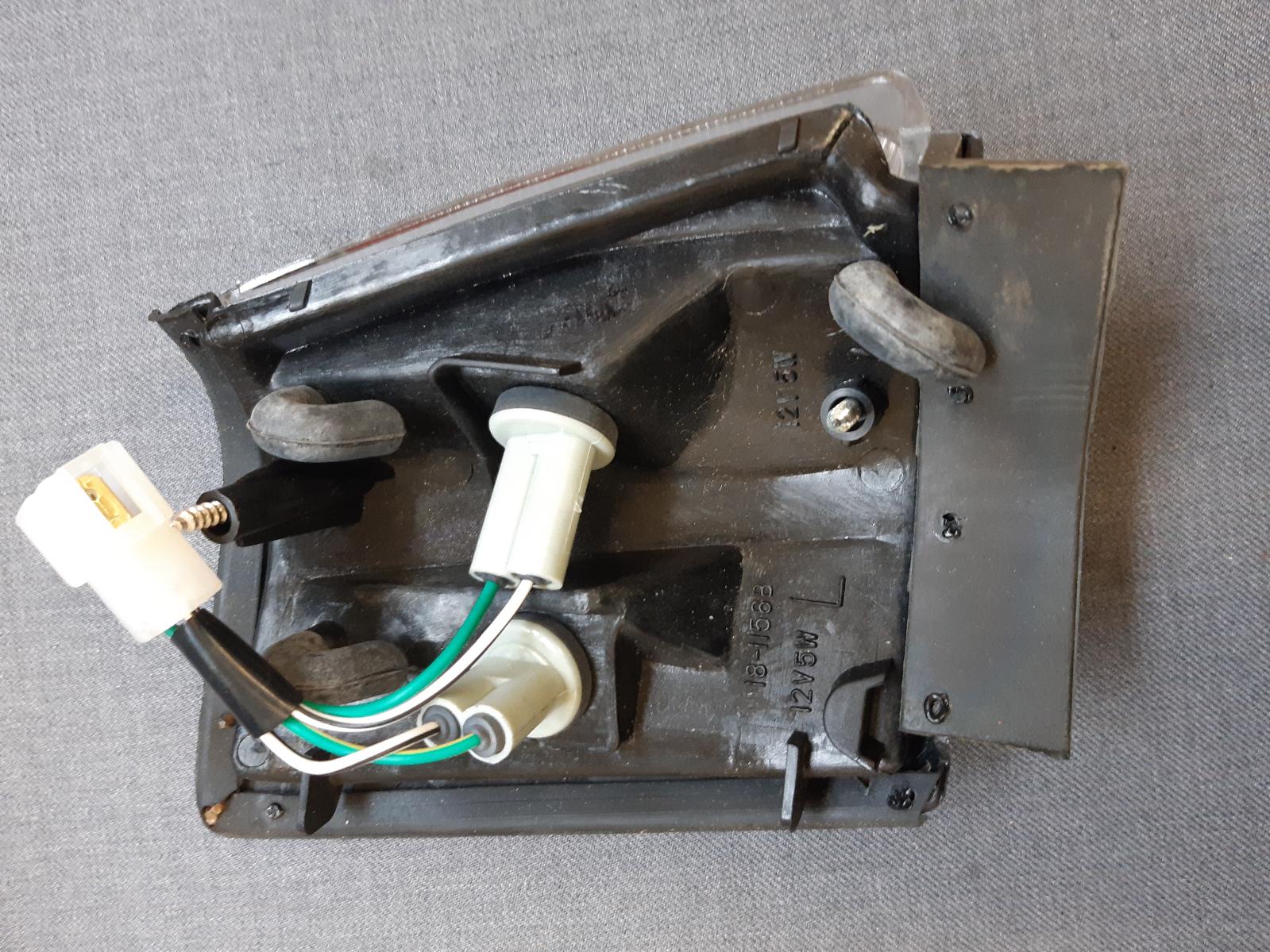 1986 TOYOTA COROLLA Left Indicator/Fog/Side Contact us for Photo