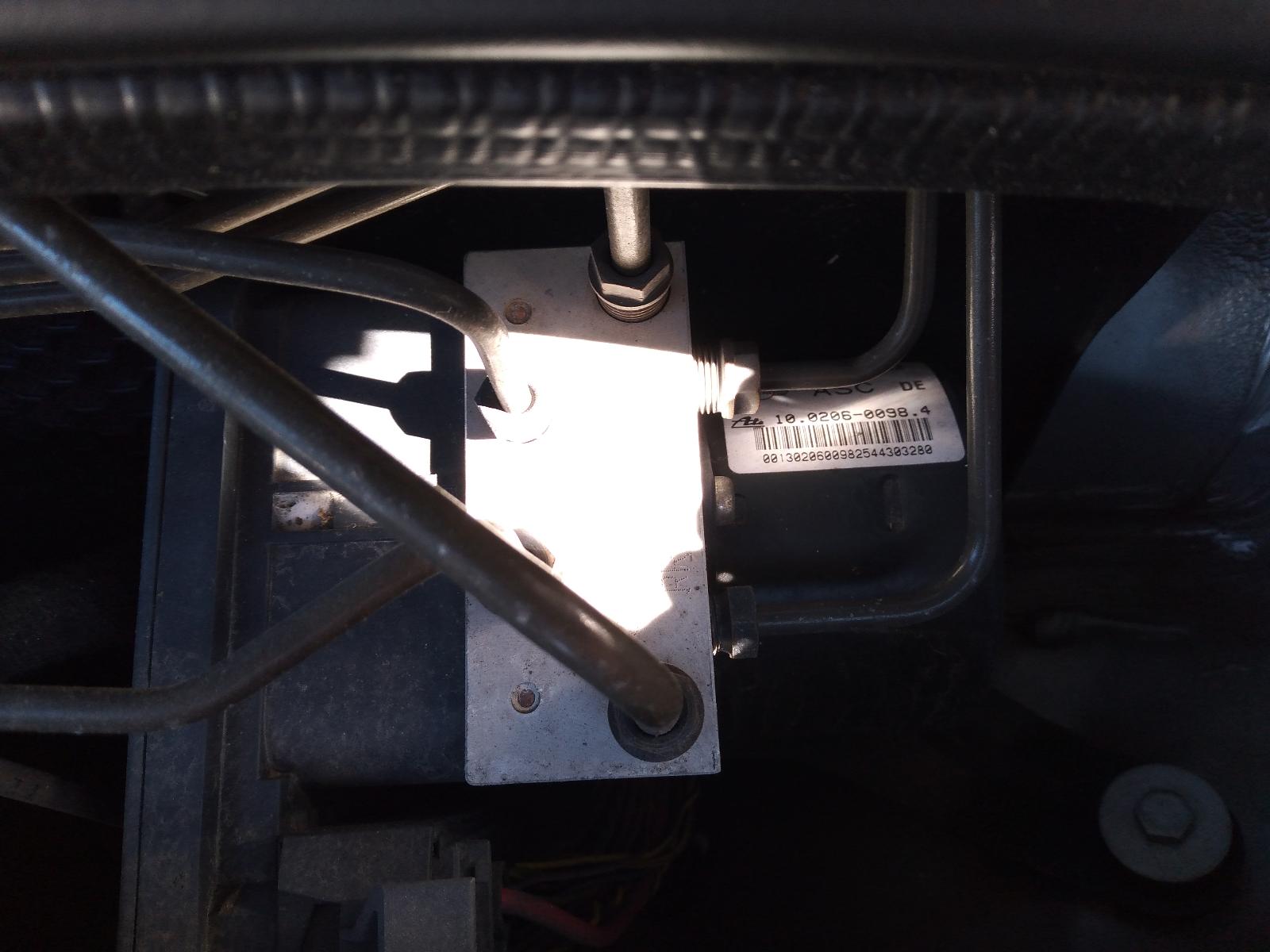 2005 MINI COOPER Right Guard Contact us for Photo