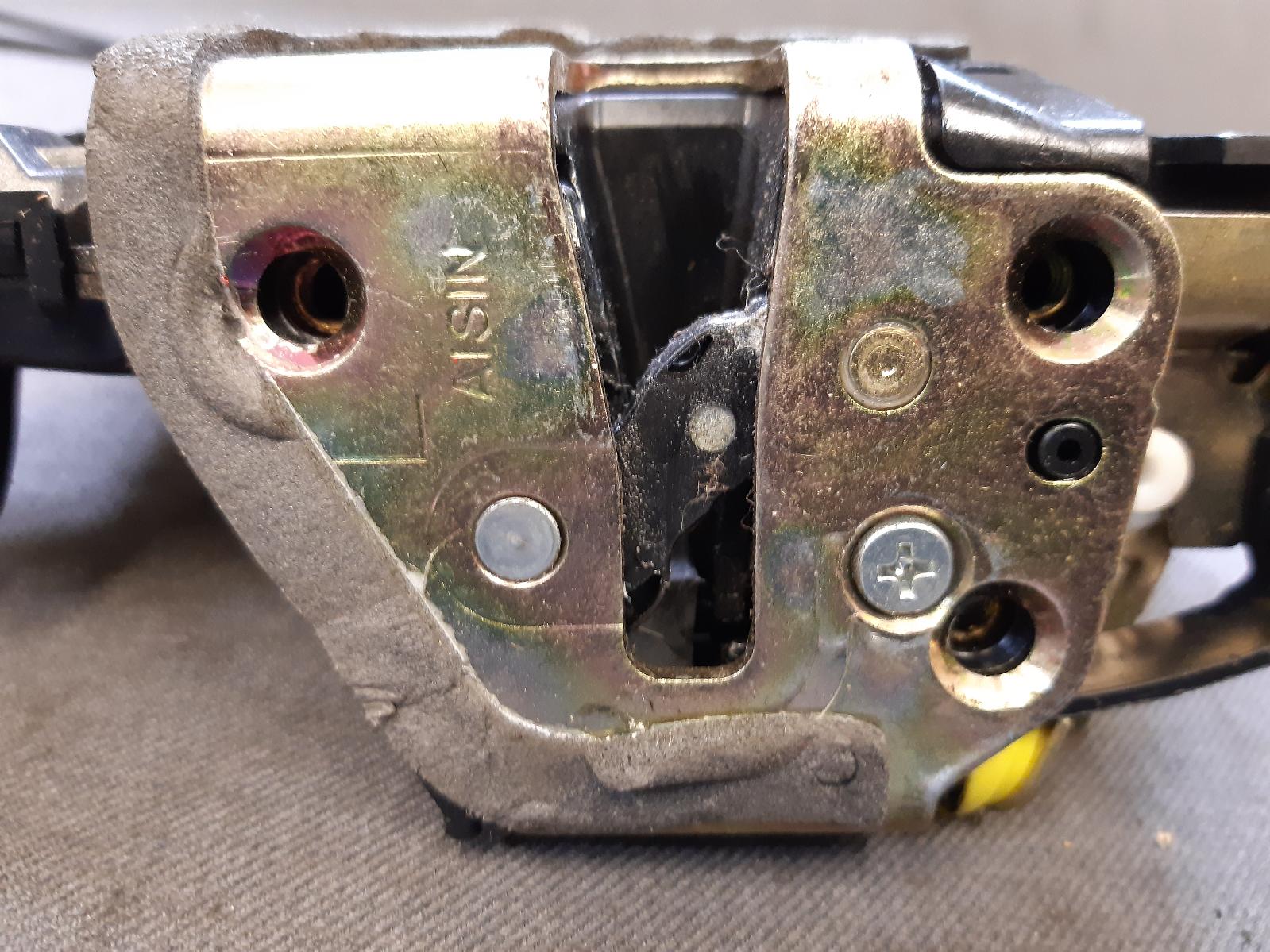 2004 TOYOTA IST (NZ ONLY) Door/Boot/Gate Lock Contact us for Photo