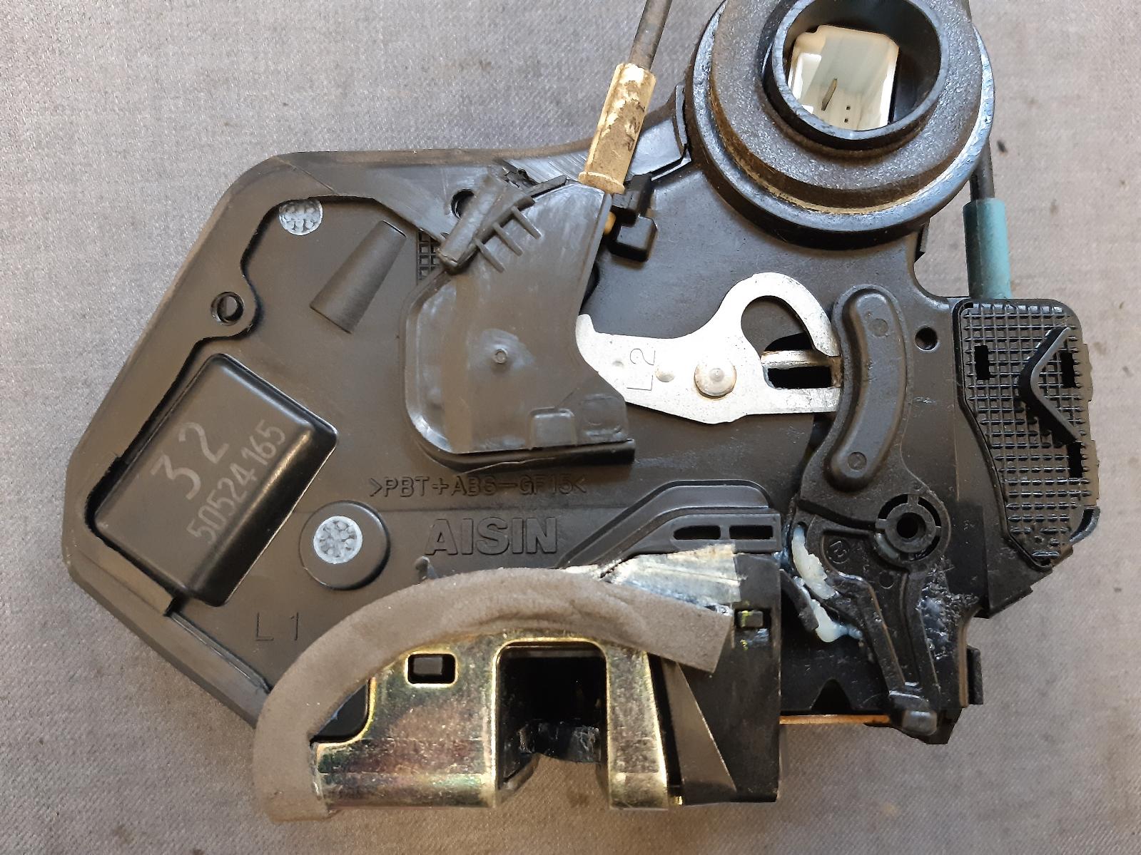 2004 TOYOTA IST (NZ ONLY) Door/Boot/Gate Lock Contact us for Photo