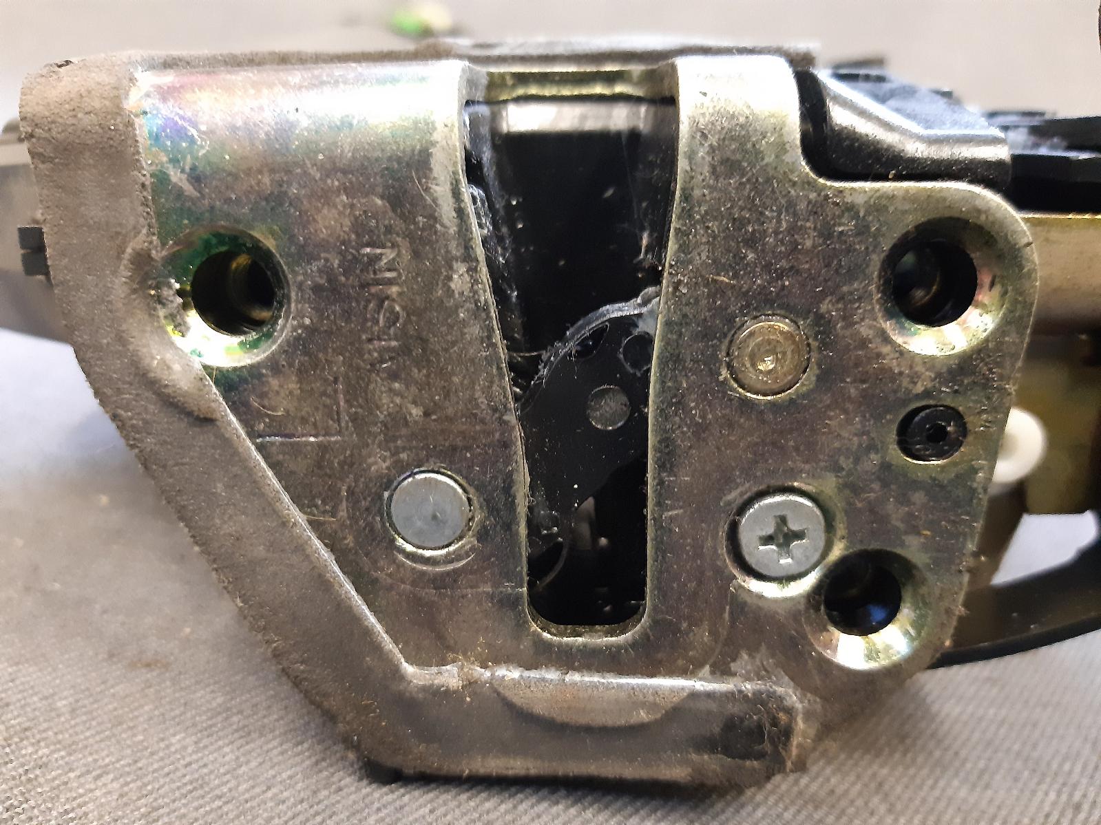 2004 TOYOTA IST (NZ ONLY) Door/Boot/Gate Lock Contact us for Photo