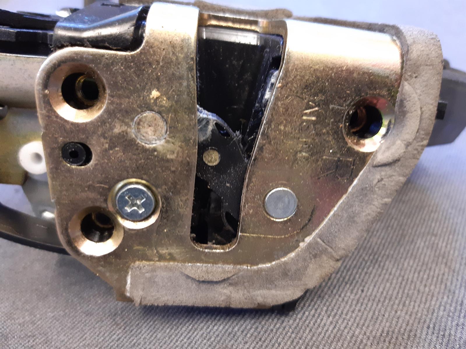2004 TOYOTA IST (NZ ONLY) Door/Boot/Gate Lock Contact us for Photo