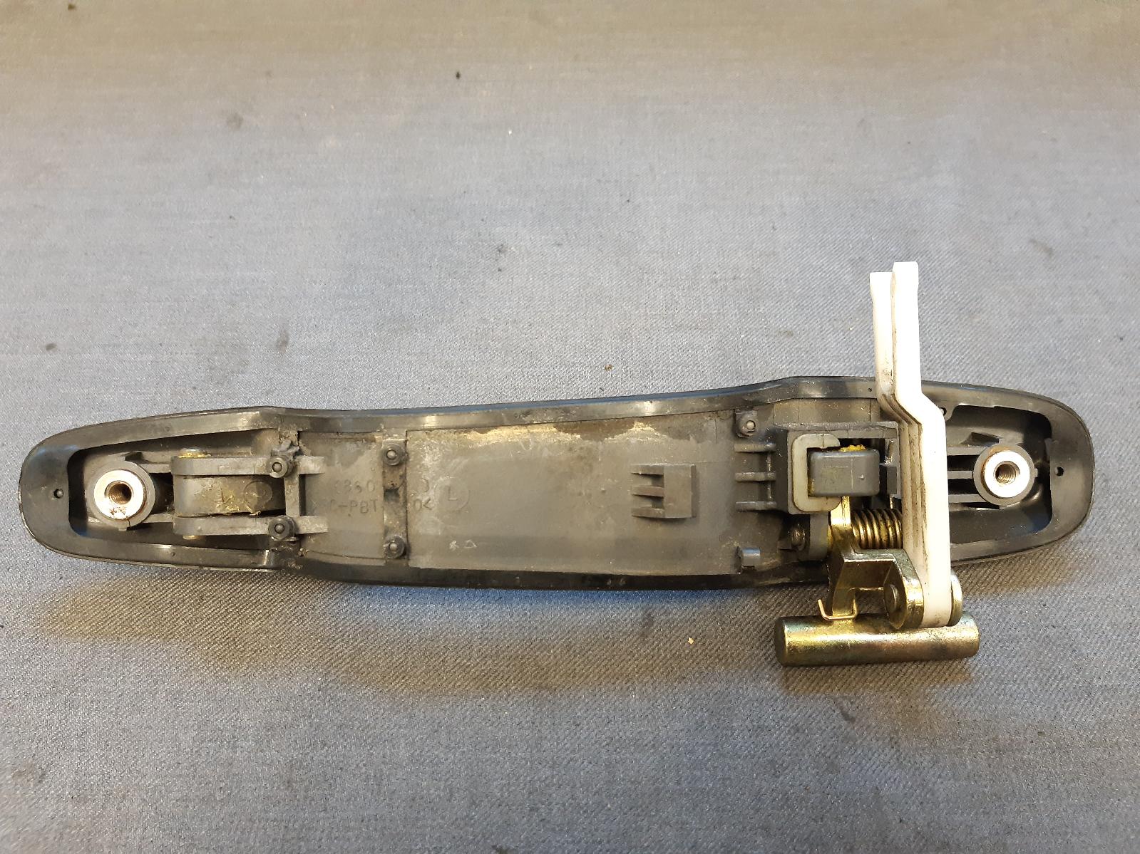 2002 LEXUS IS200/IS300 Door Handle Contact us for Photo