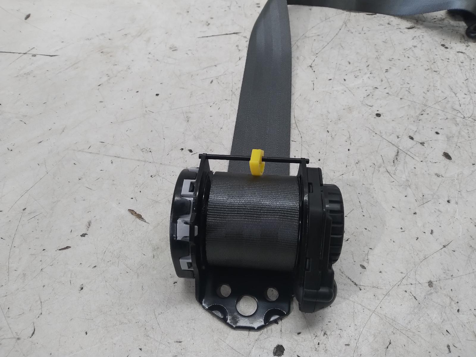 1997 HOLDEN COMMODORE Seatbelt/Stalk Contact us for Photo