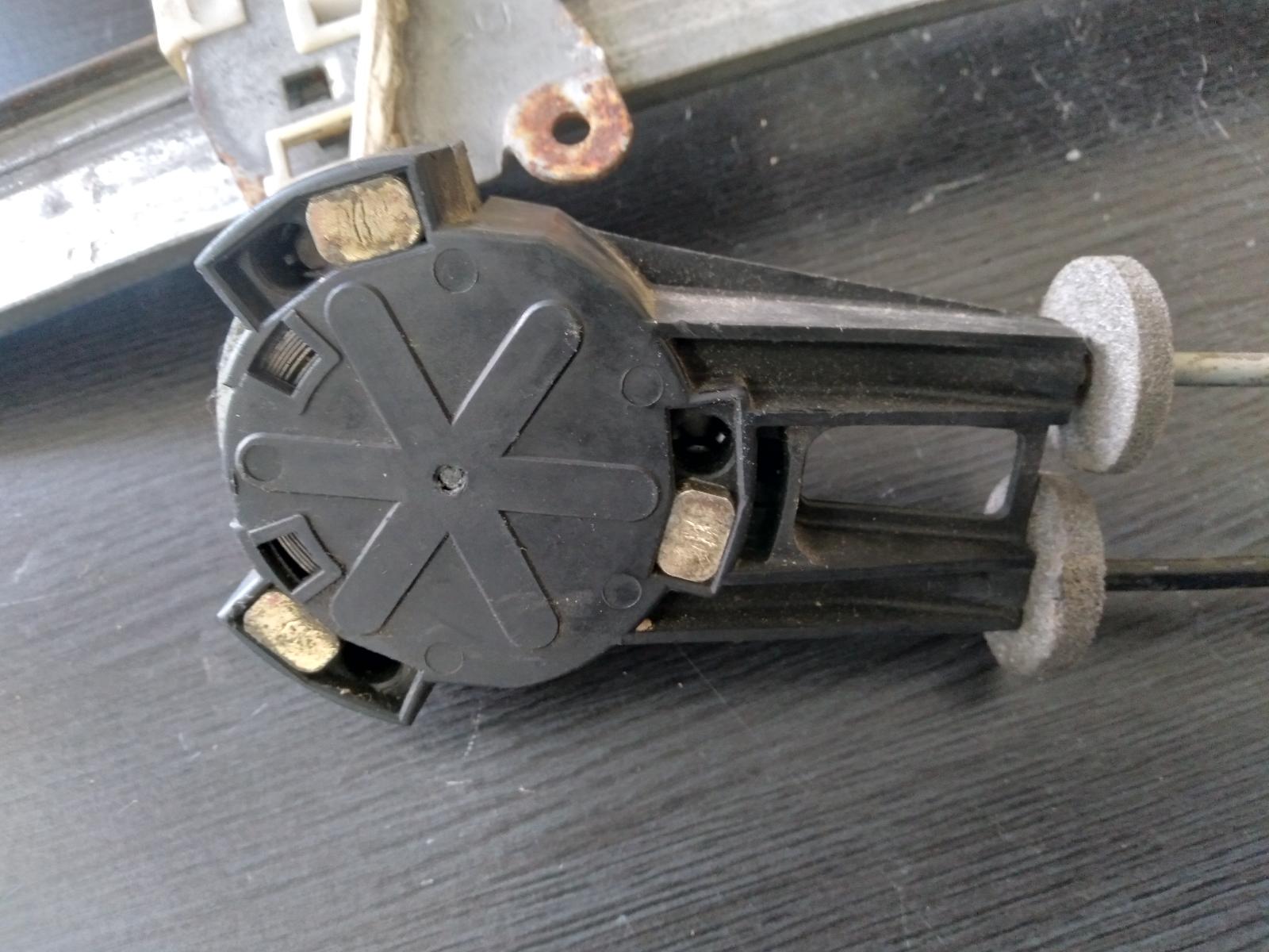 1989 MAZDA 323 Right Front Window Reg/Motor Contact us for Photo