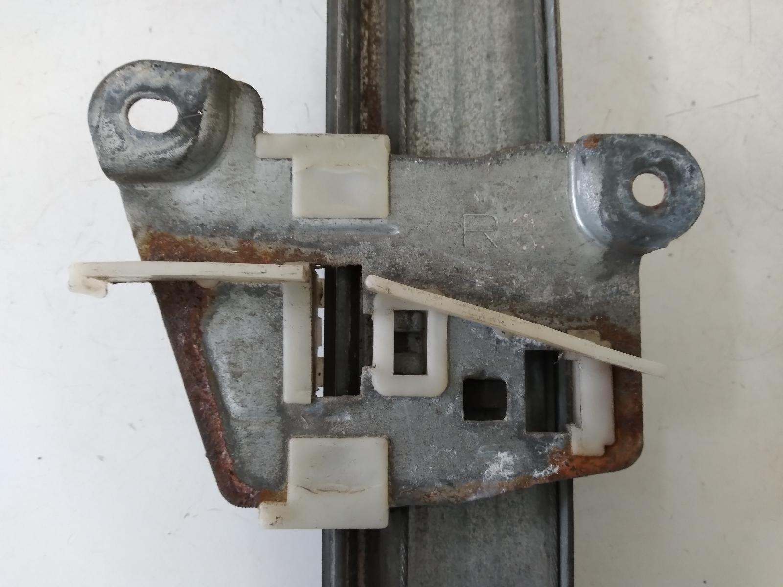 1989 MAZDA 323 Right Front Window Reg/Motor Contact us for Photo