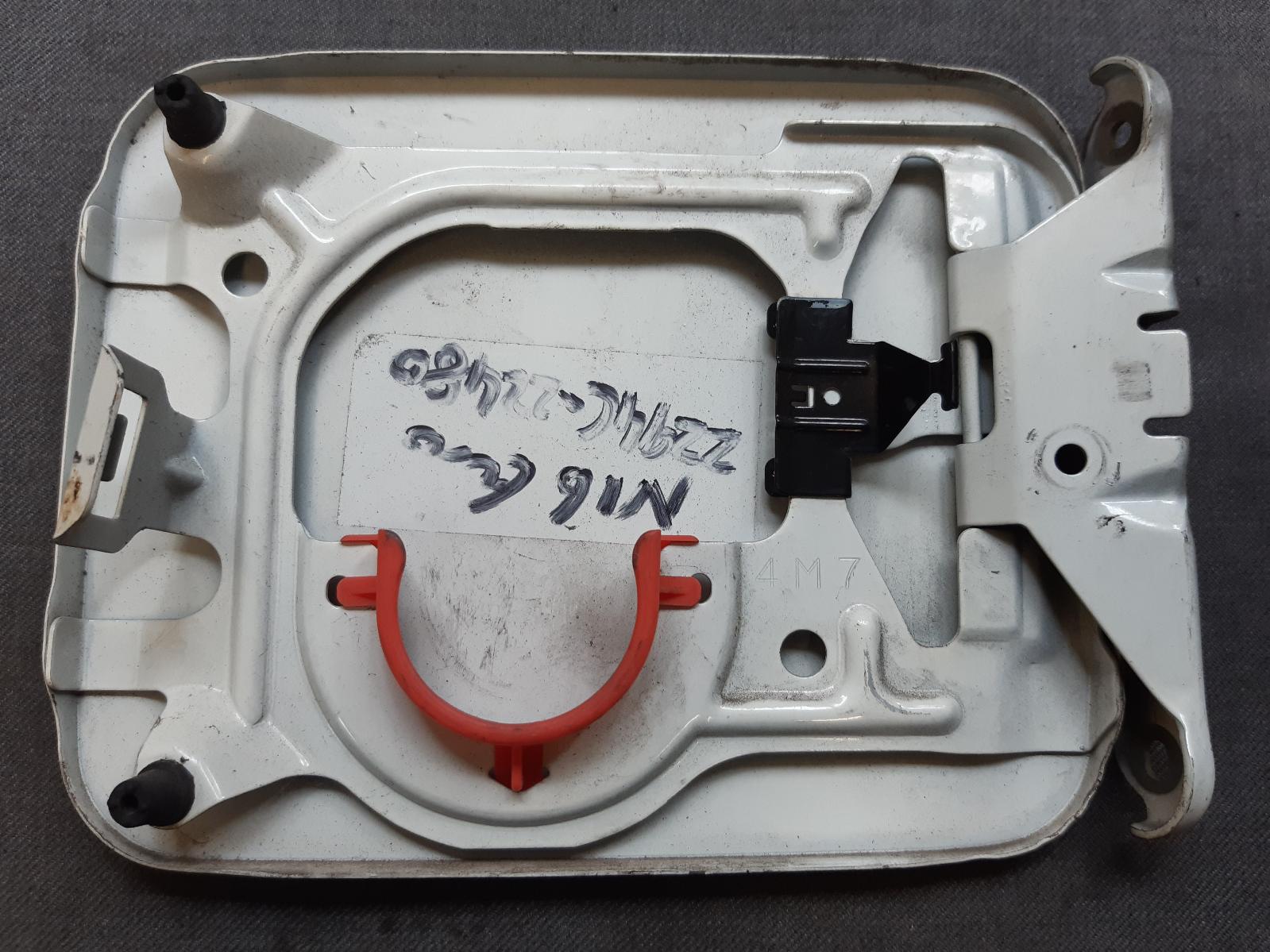 2005 NISSAN PULSAR Fuel Door / Filler Contact us for Photo