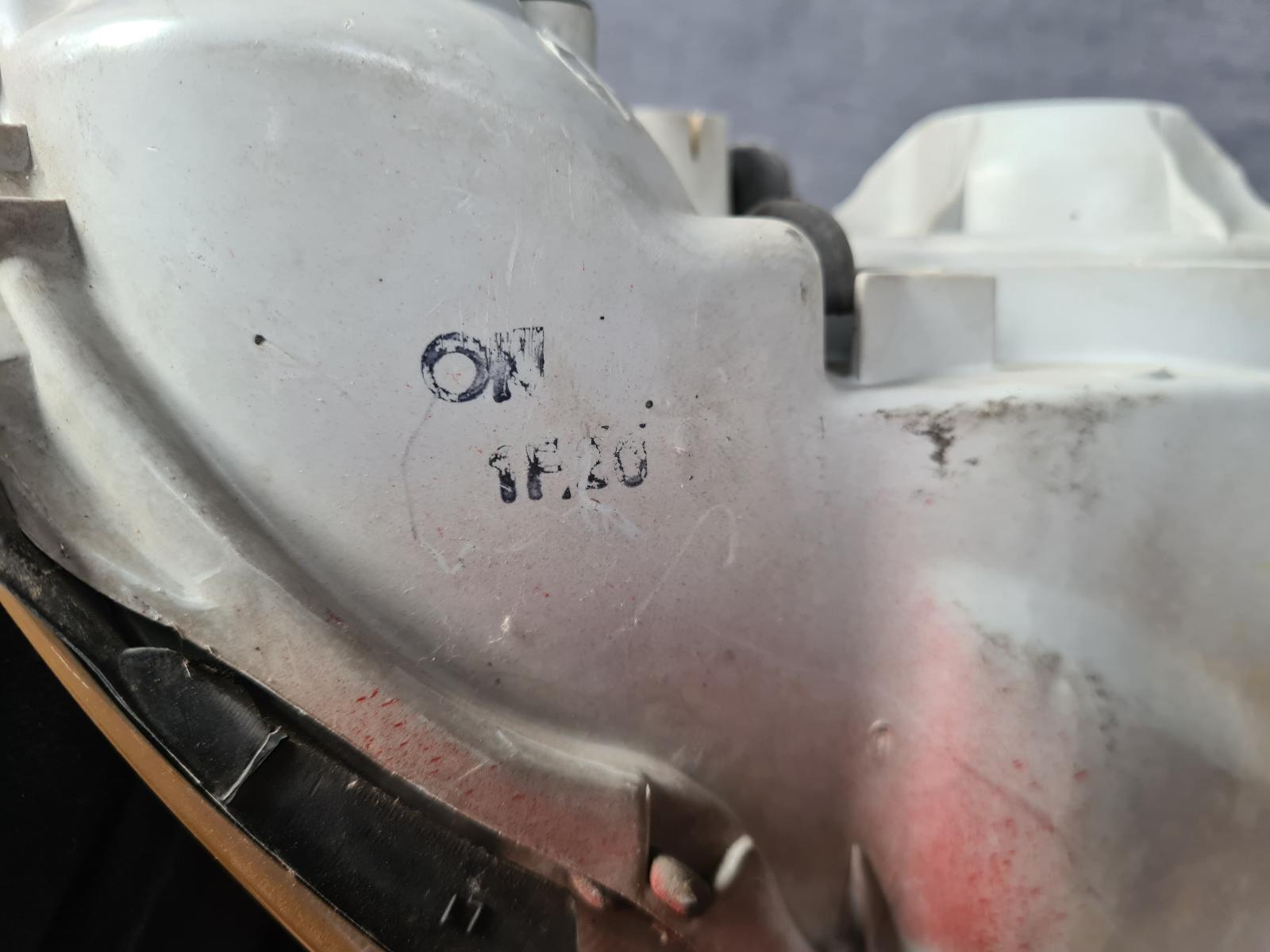 2001 HOLDEN COMMODORE Left Headlamp Contact us for Photo