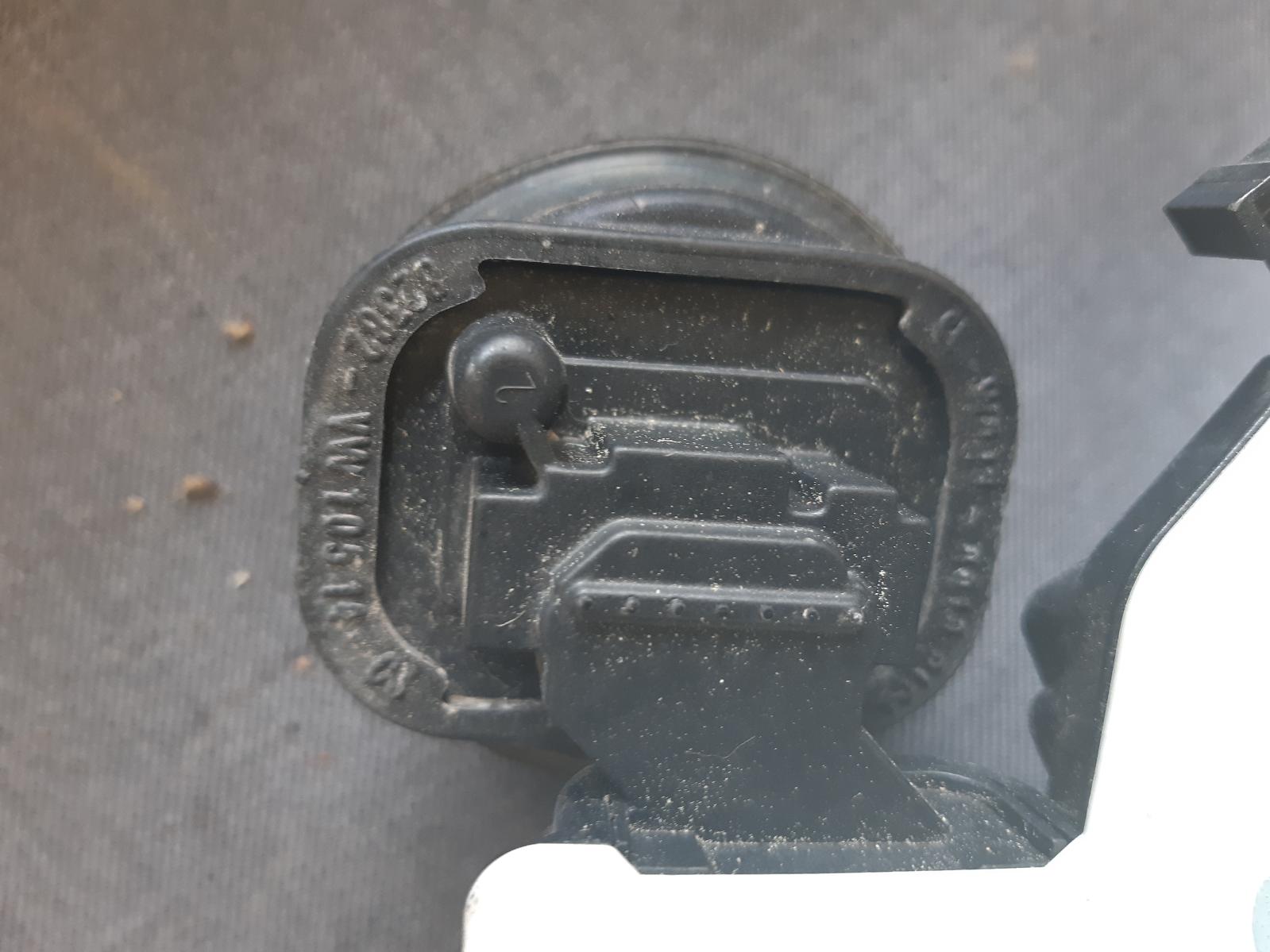 2011 VOLKSWAGEN GOLF Door/Boot/Gate Lock Contact us for Photo