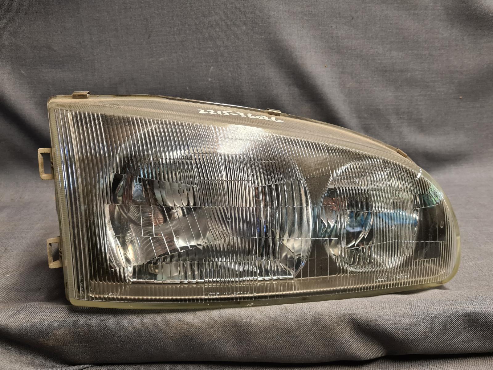 View Auto part Right Headlamp MITSUBISHI DELICA 1996