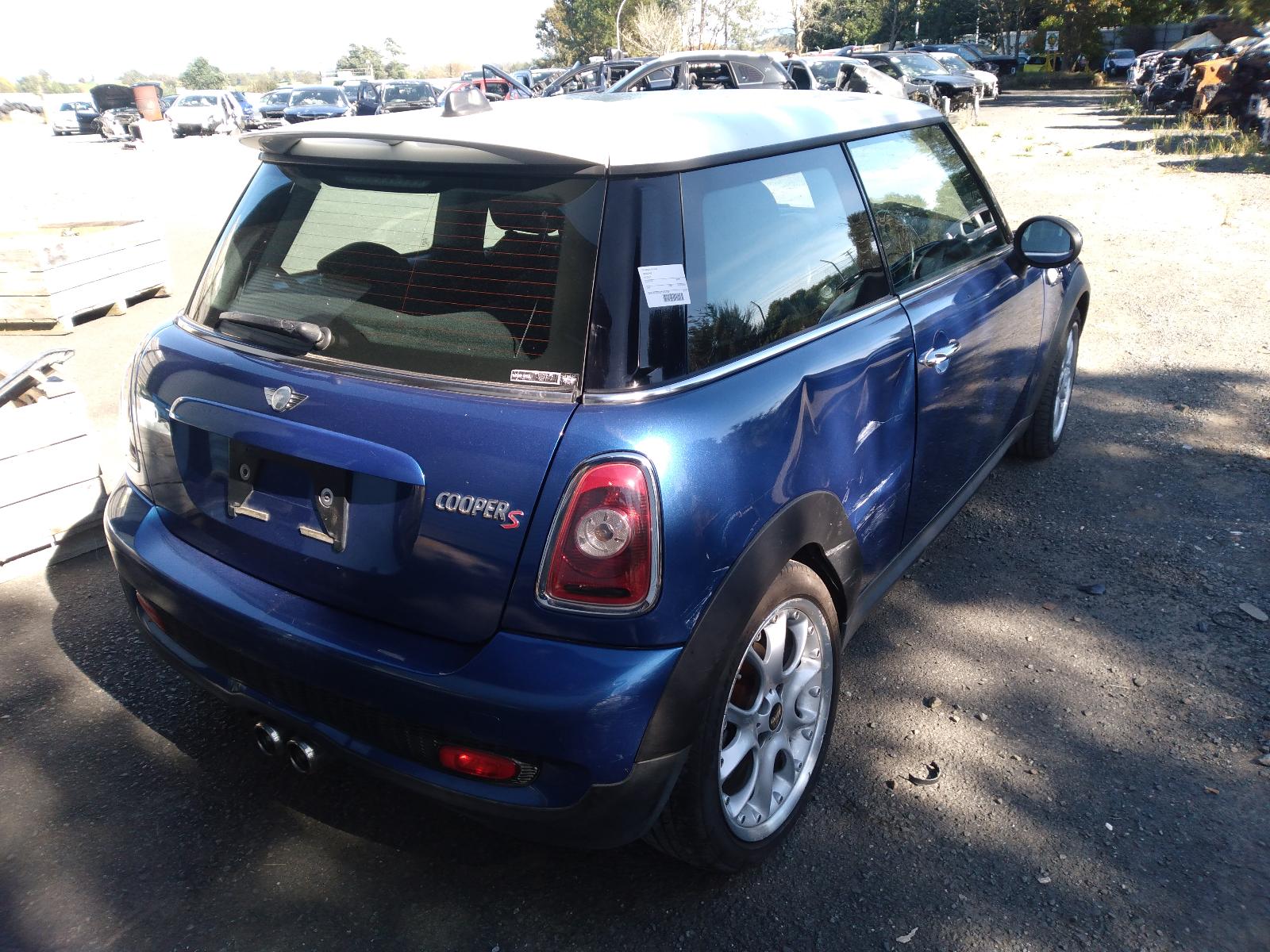 View MINI COOPER 2009 2 Door Hatchback Breaking