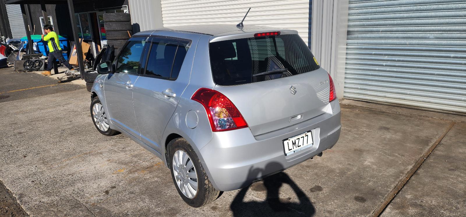 2008 SUZUKI SWIFT Right Rear Door Window Contact us for Photo