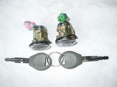 View Auto part Door/Boot/Gate Lock NISSAN PATHFINDER 1997